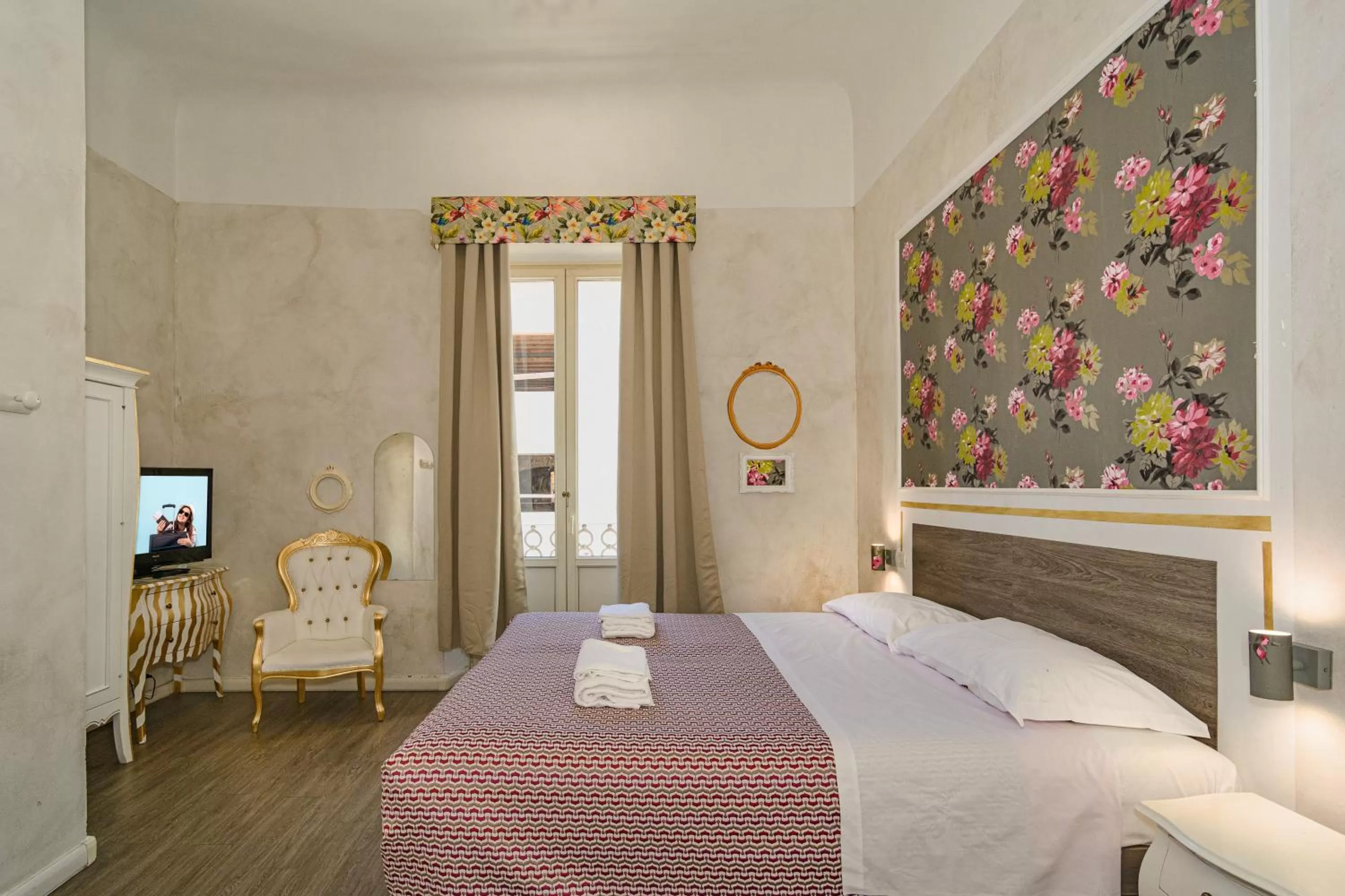 Bedroom, Bed in B&B Relais Inn Lucca