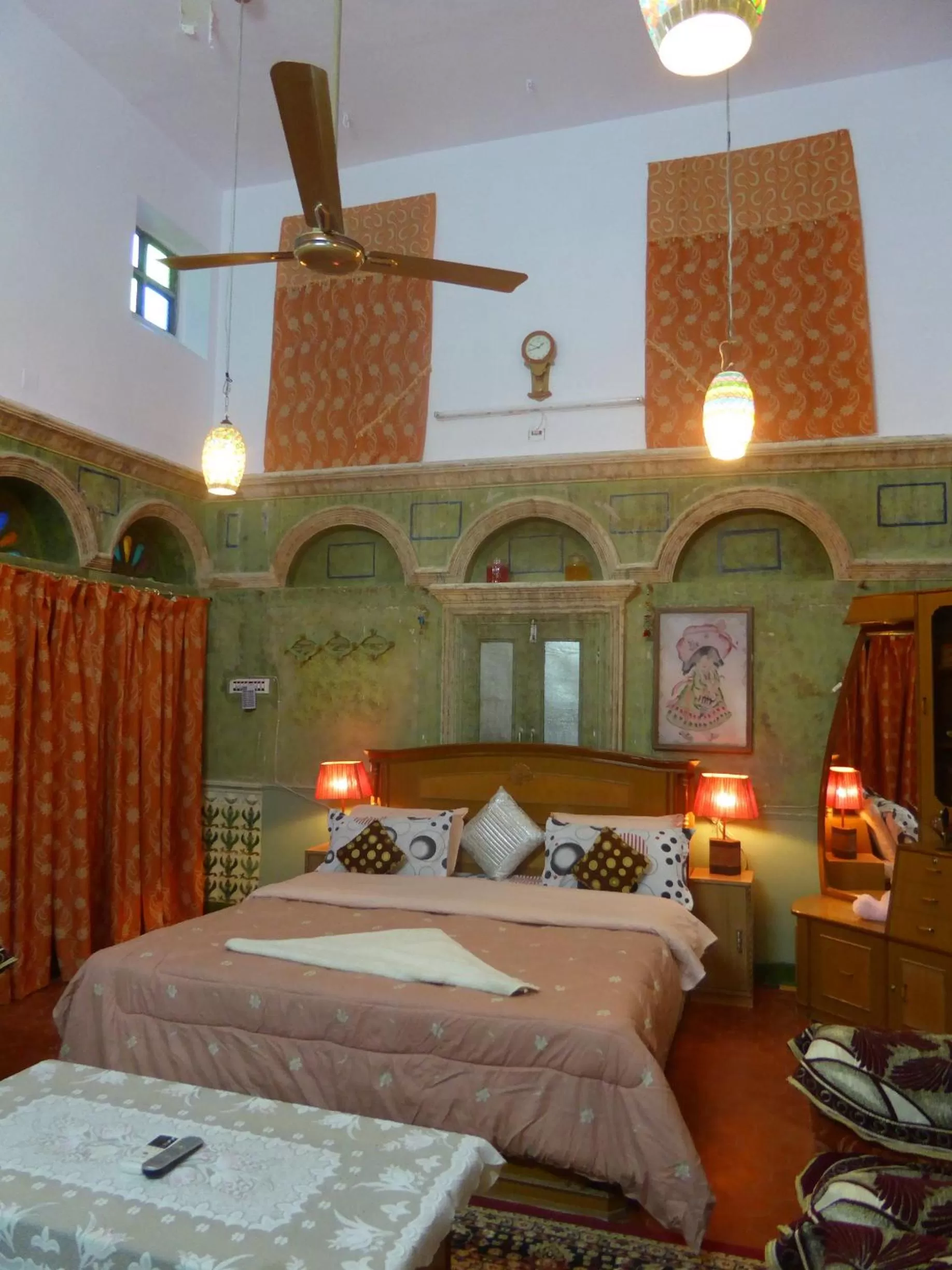 Bed in Tanisha Heritage Haweli