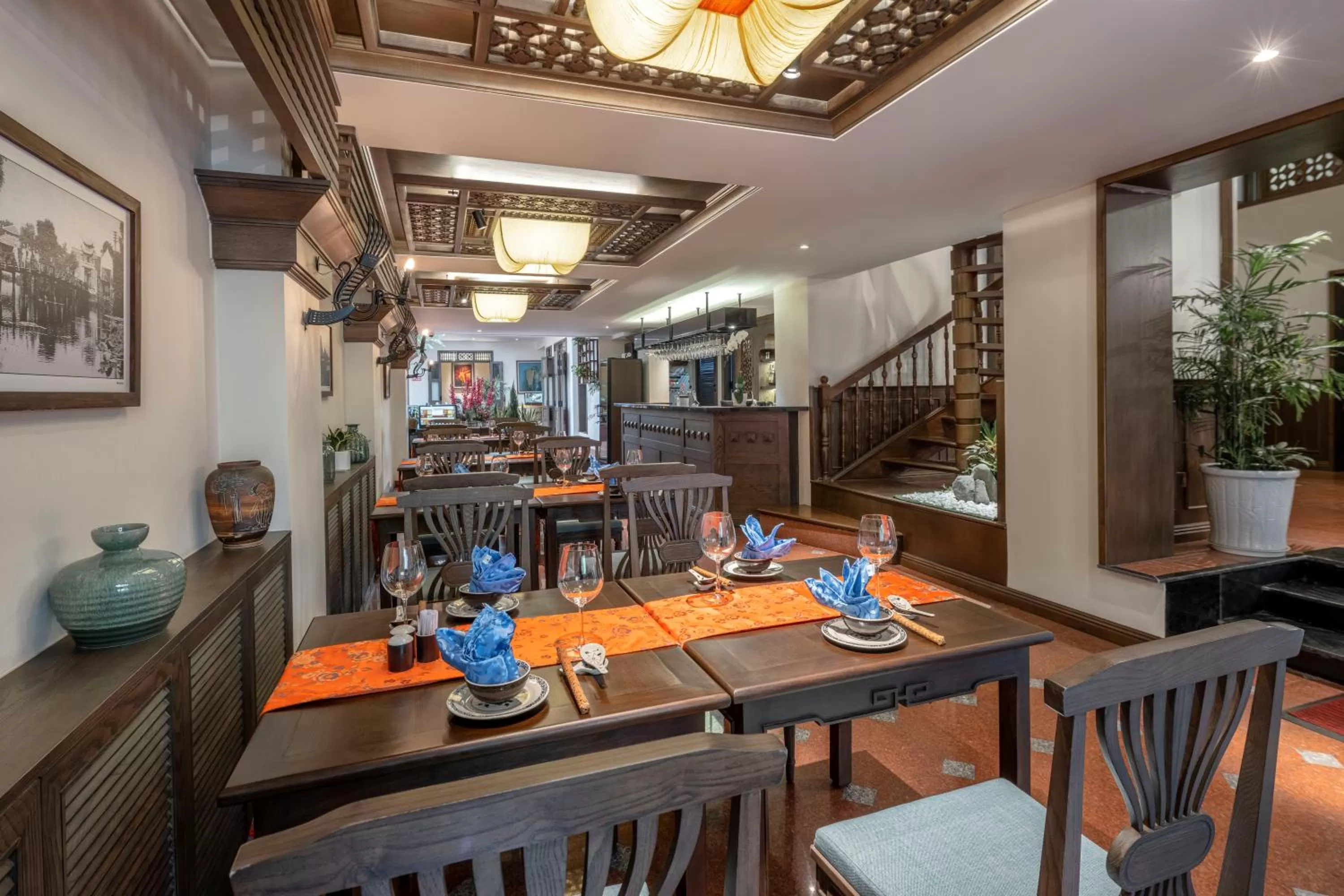 Restaurant/places to eat in De Syloia Hotel