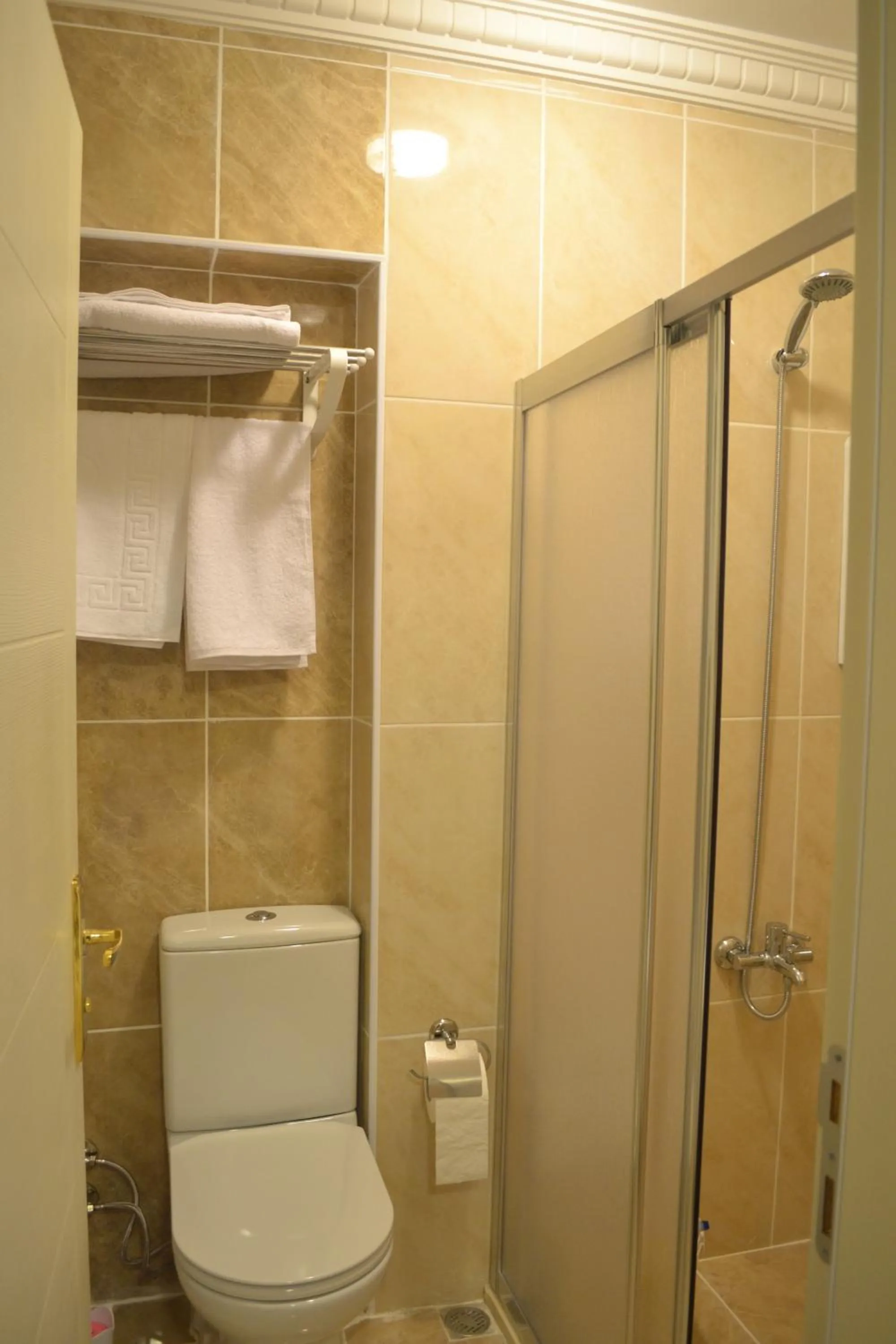 Shower in New Fatih Hotel