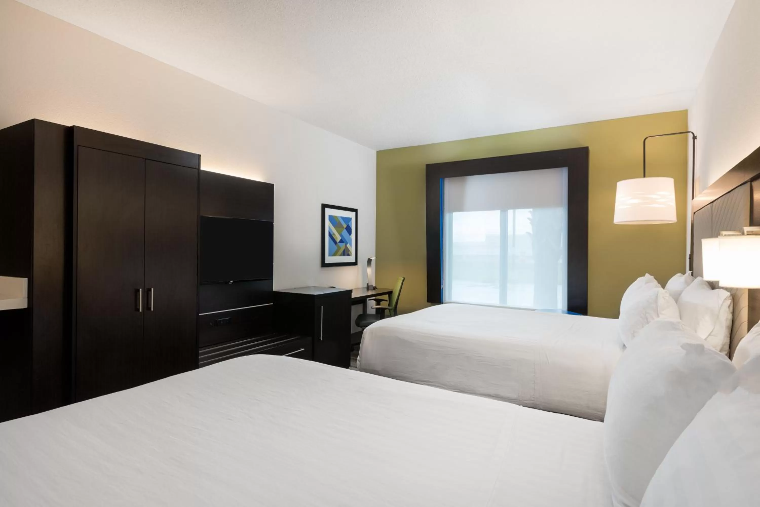 Photo of the whole room, Bed in Holiday Inn Express & Suites Florence I-95 & I-20 Civic Ctr by IHG