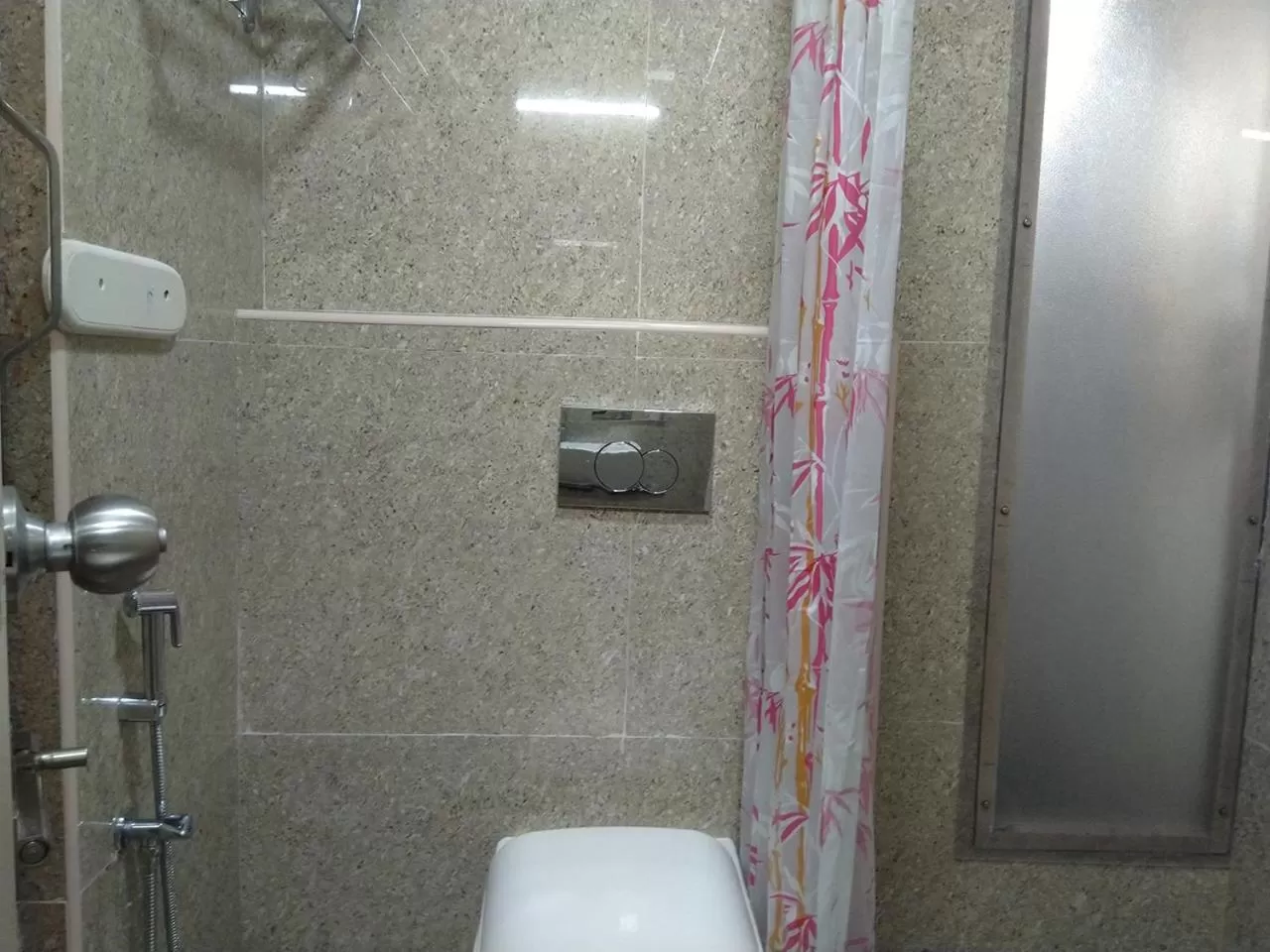 Bathroom in Chandru De Green