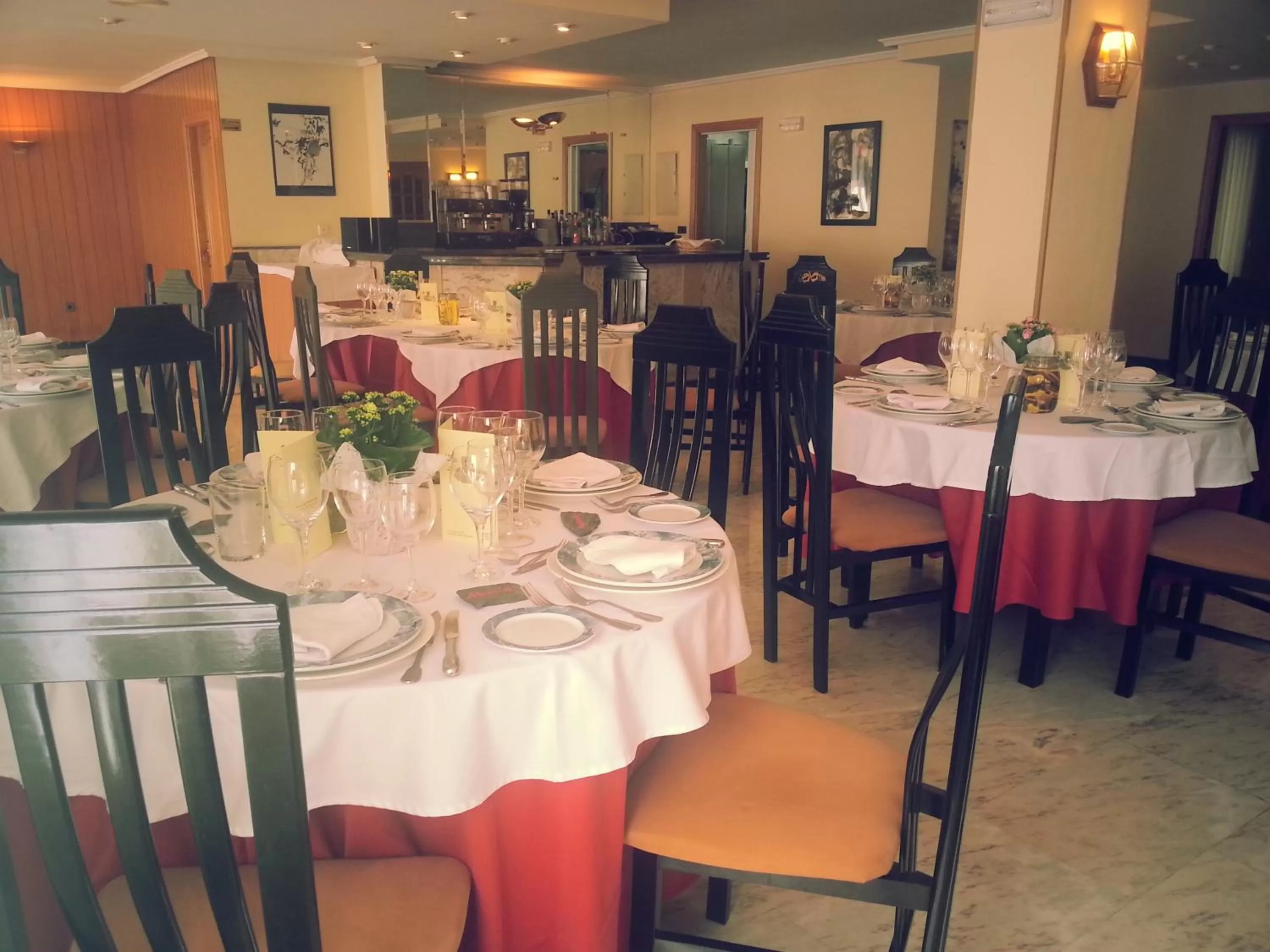 Restaurant/places to eat in Hotel La Brañina