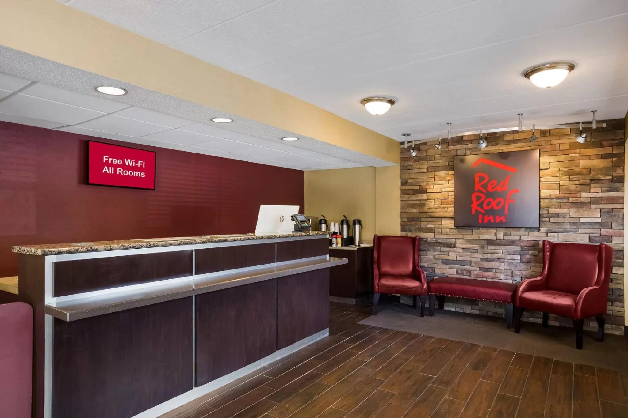 Lobby or reception in Red Roof Inn Wilkes-Barre Arena