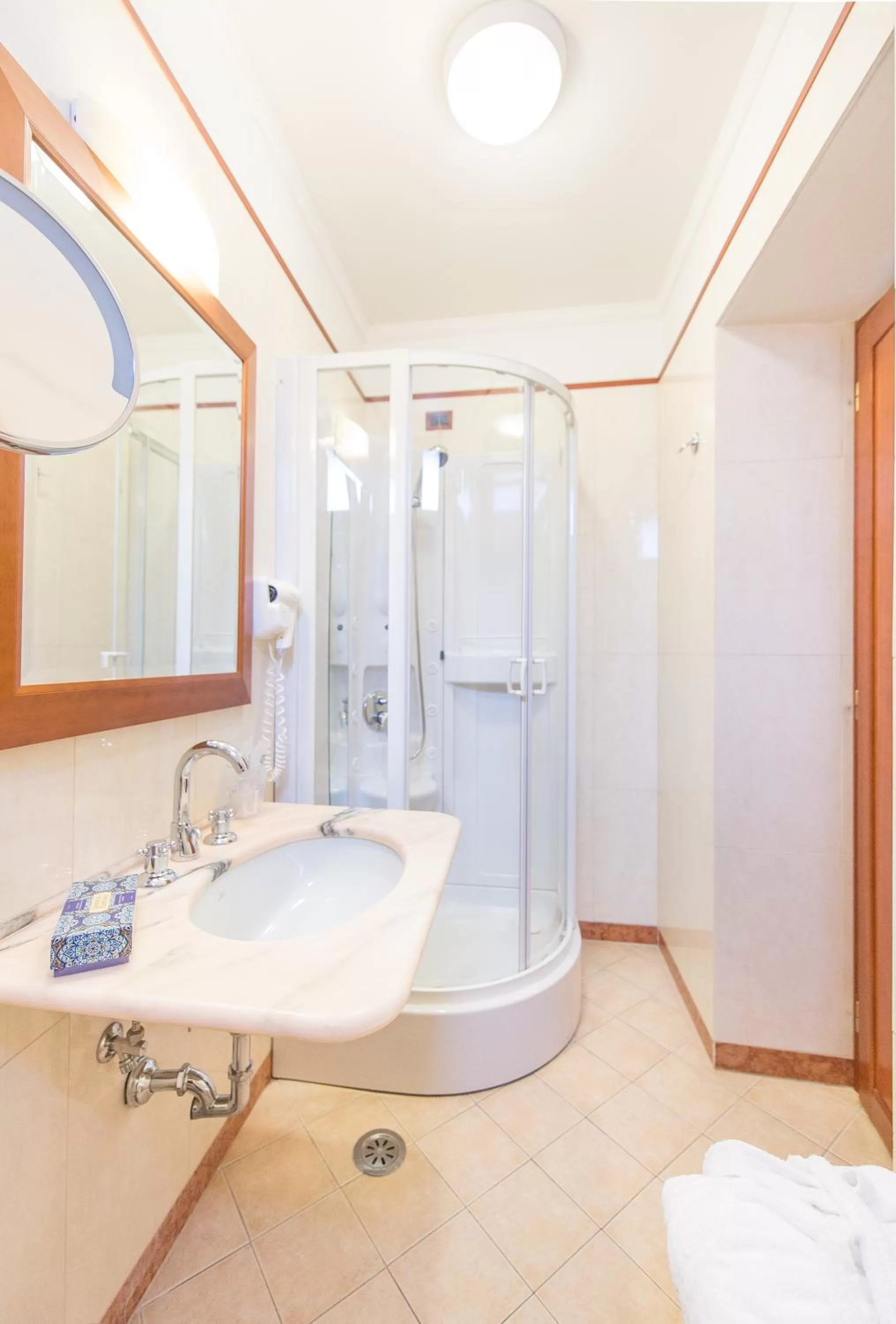 Bathroom in Diana Park Hotel