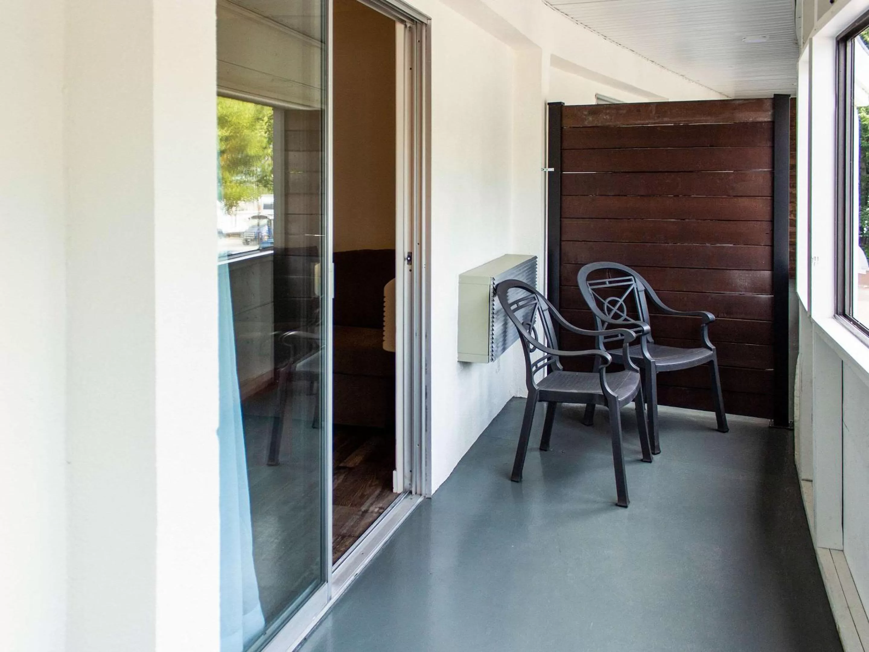 Bedroom in Hotel Penticton, Ascend Hotel Collection