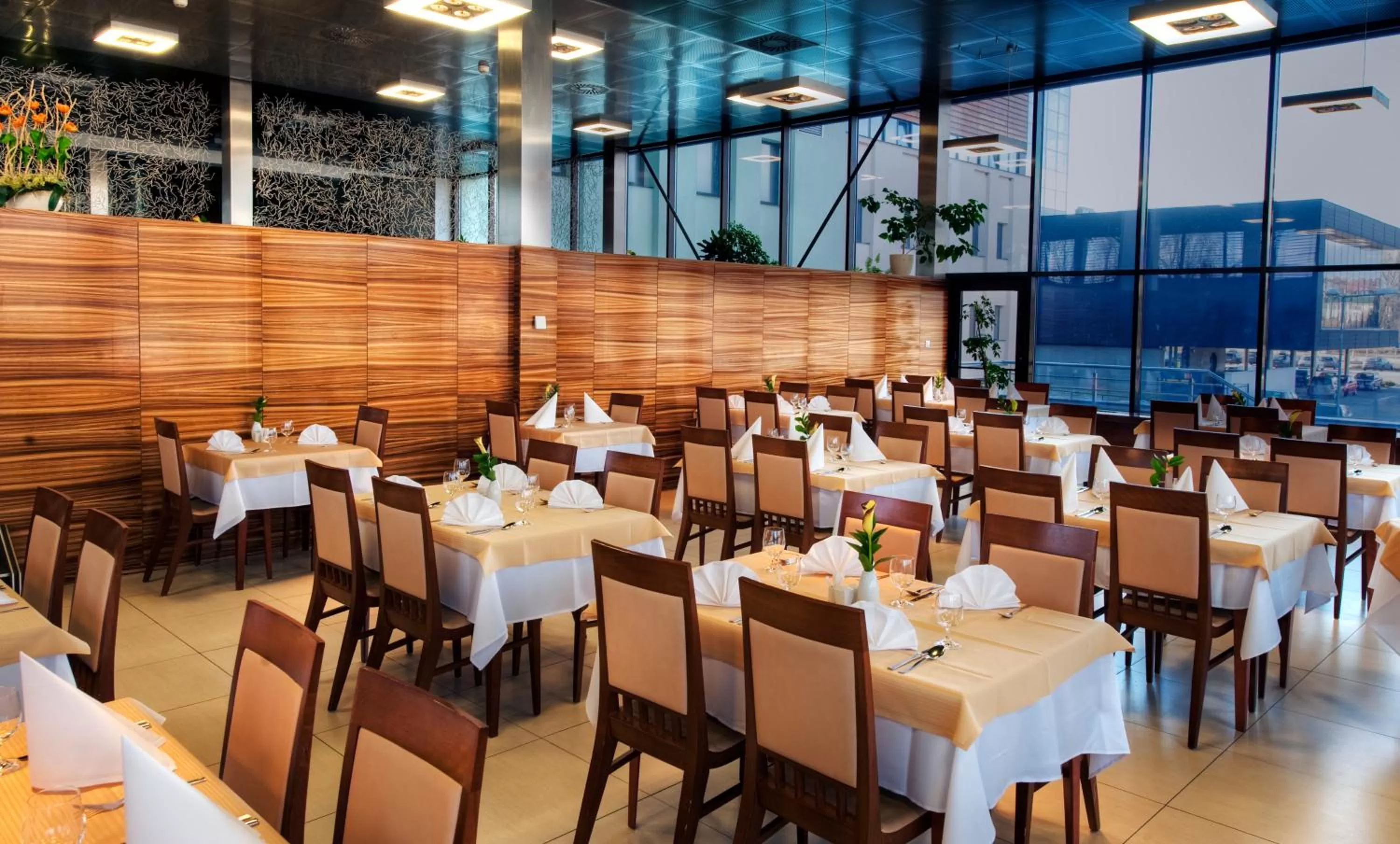 Restaurant/places to eat in Hotel AquaCity Mountain View