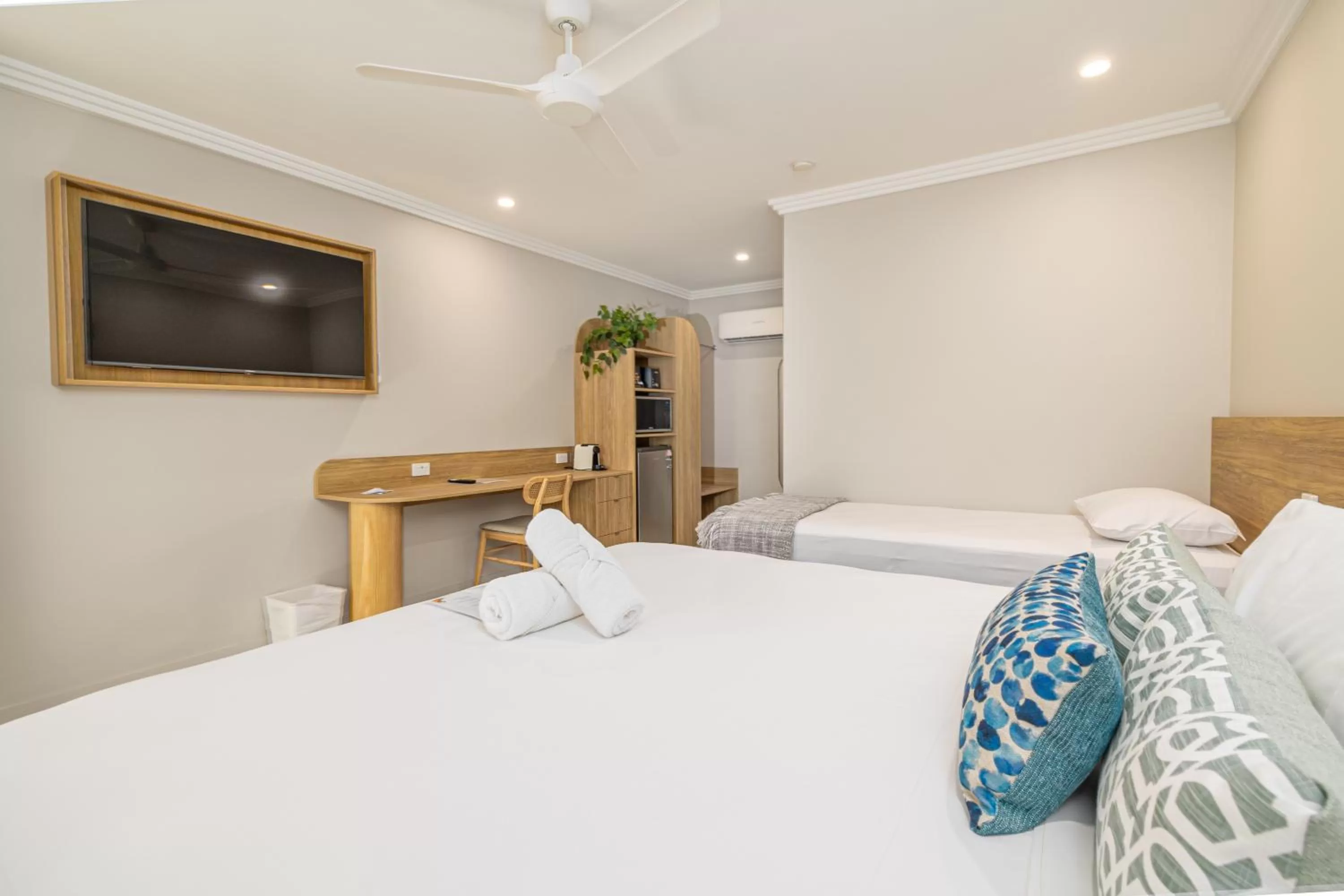 Photo of the whole room, Bed in Seahaven Resort