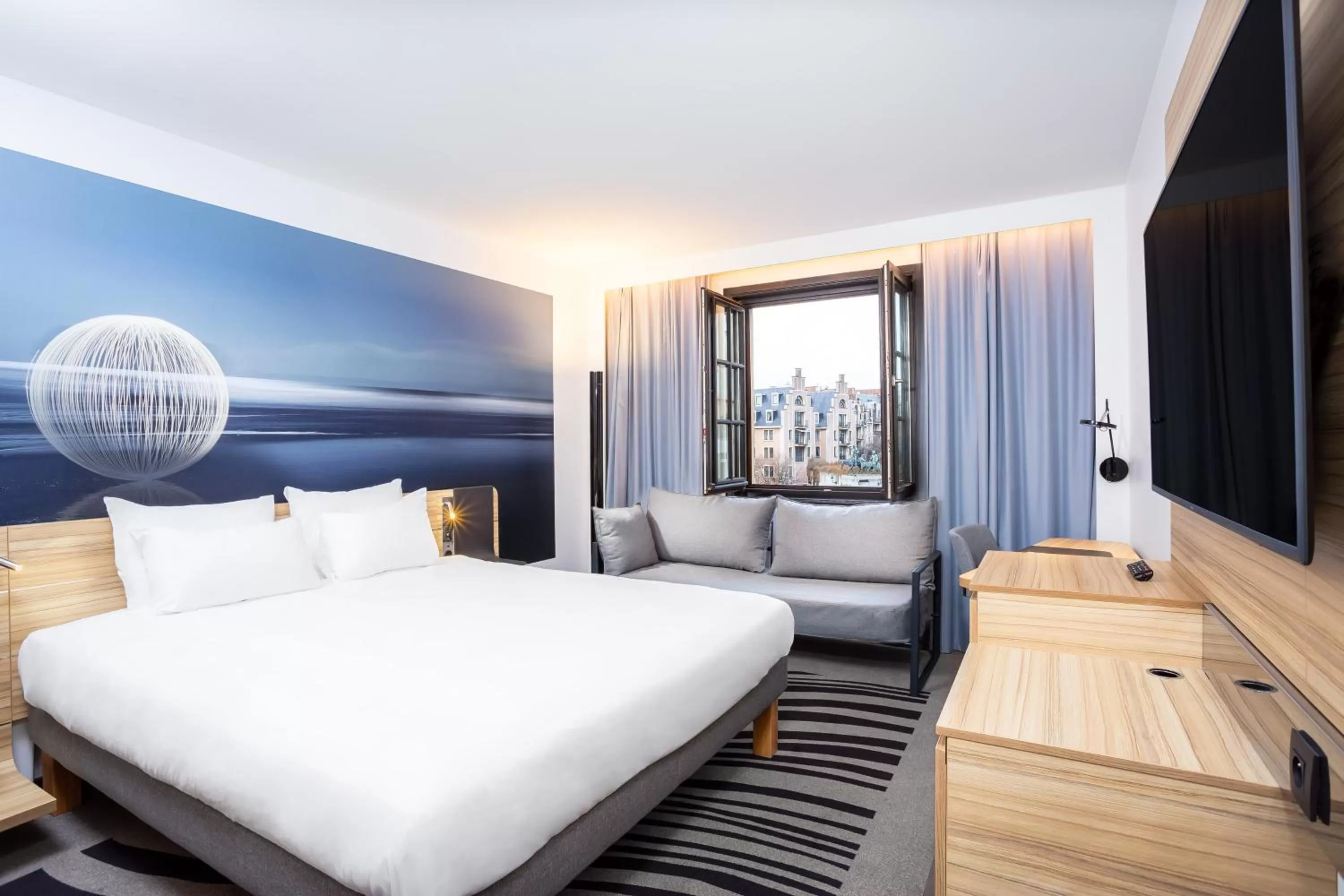 Photo of the whole room, Bed in Hotel Novotel Brussels Off Grand Place