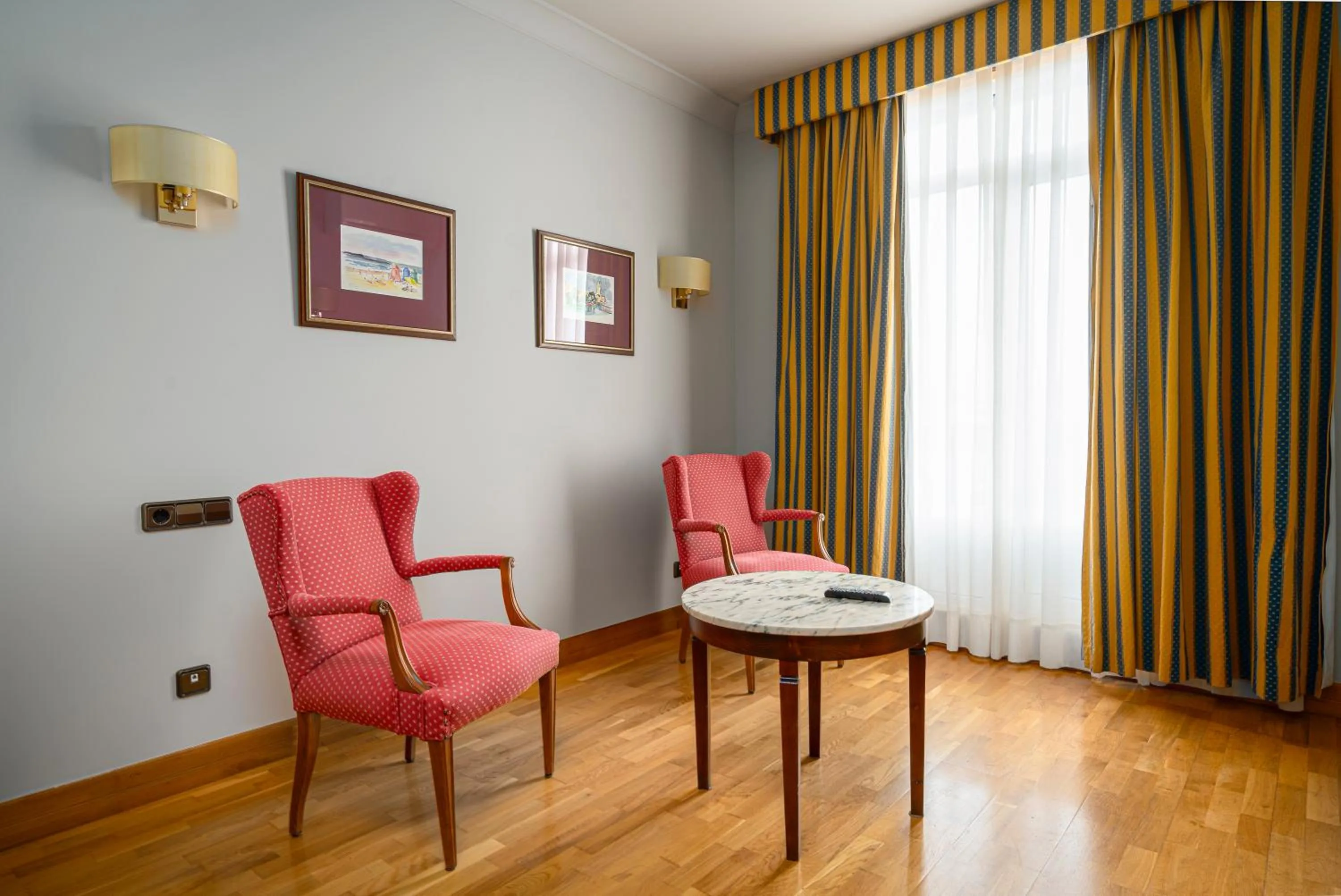 Photo of the whole room in Hotel Hernán Cortés