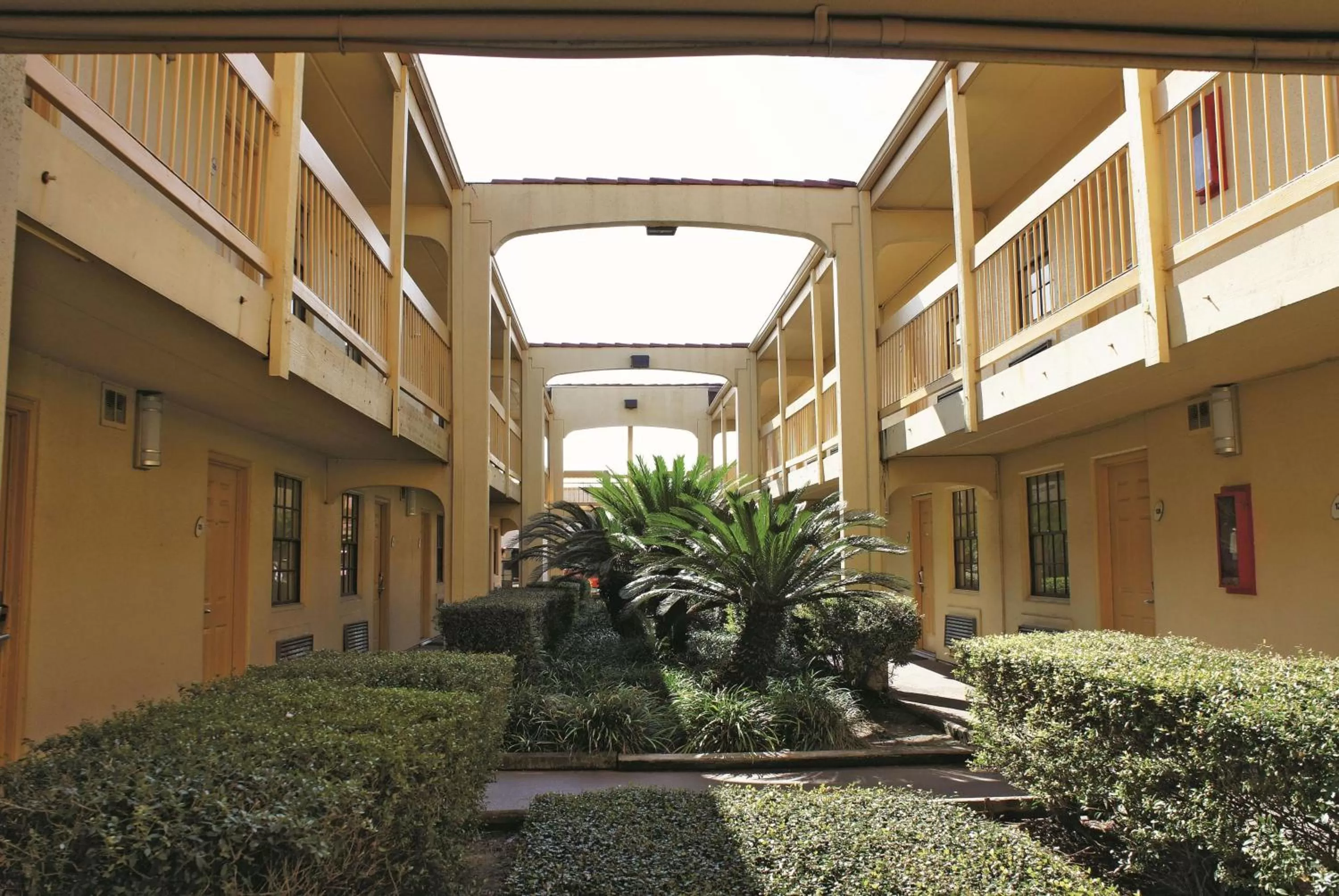 Property building in La Quinta Inn by Wyndham Clute Lake Jackson