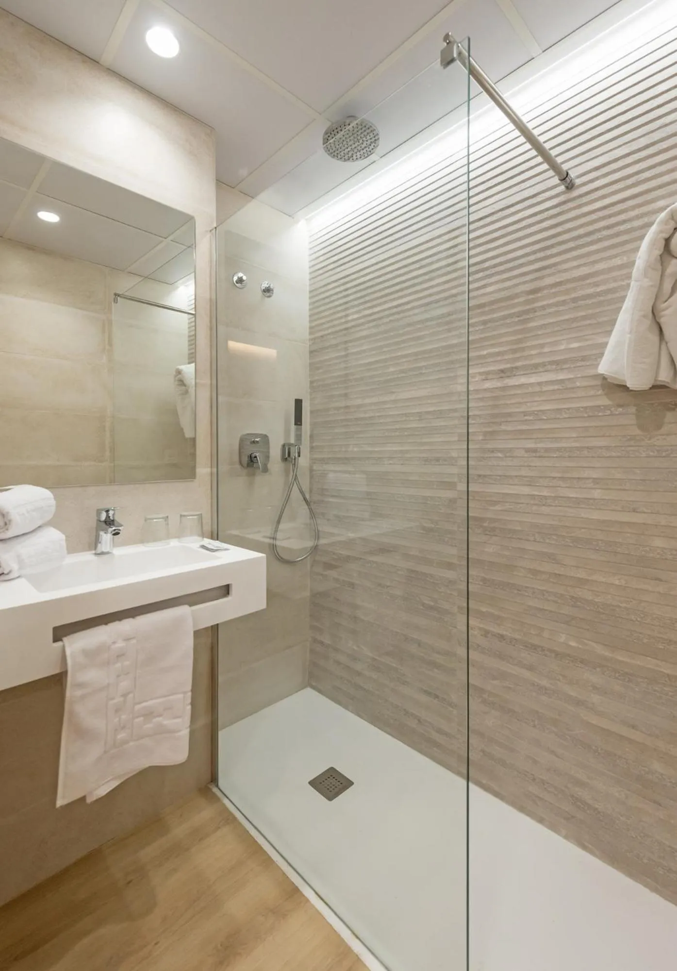 Bathroom in La Lonja