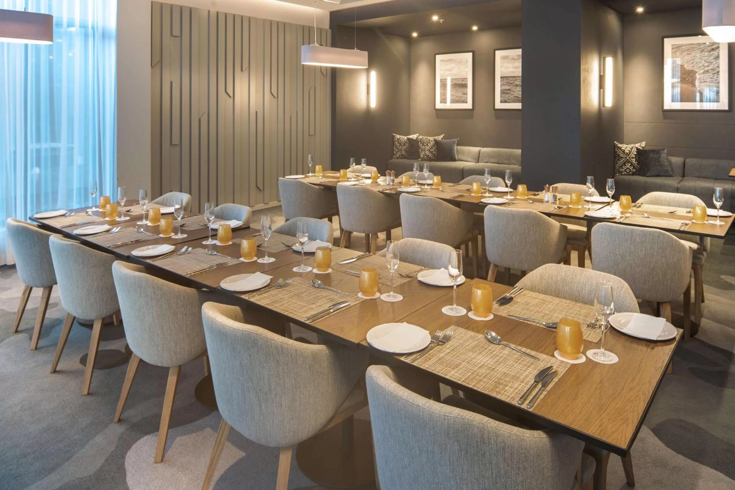 Restaurant/places to eat in Hilton Garden Inn Umhlanga Arch