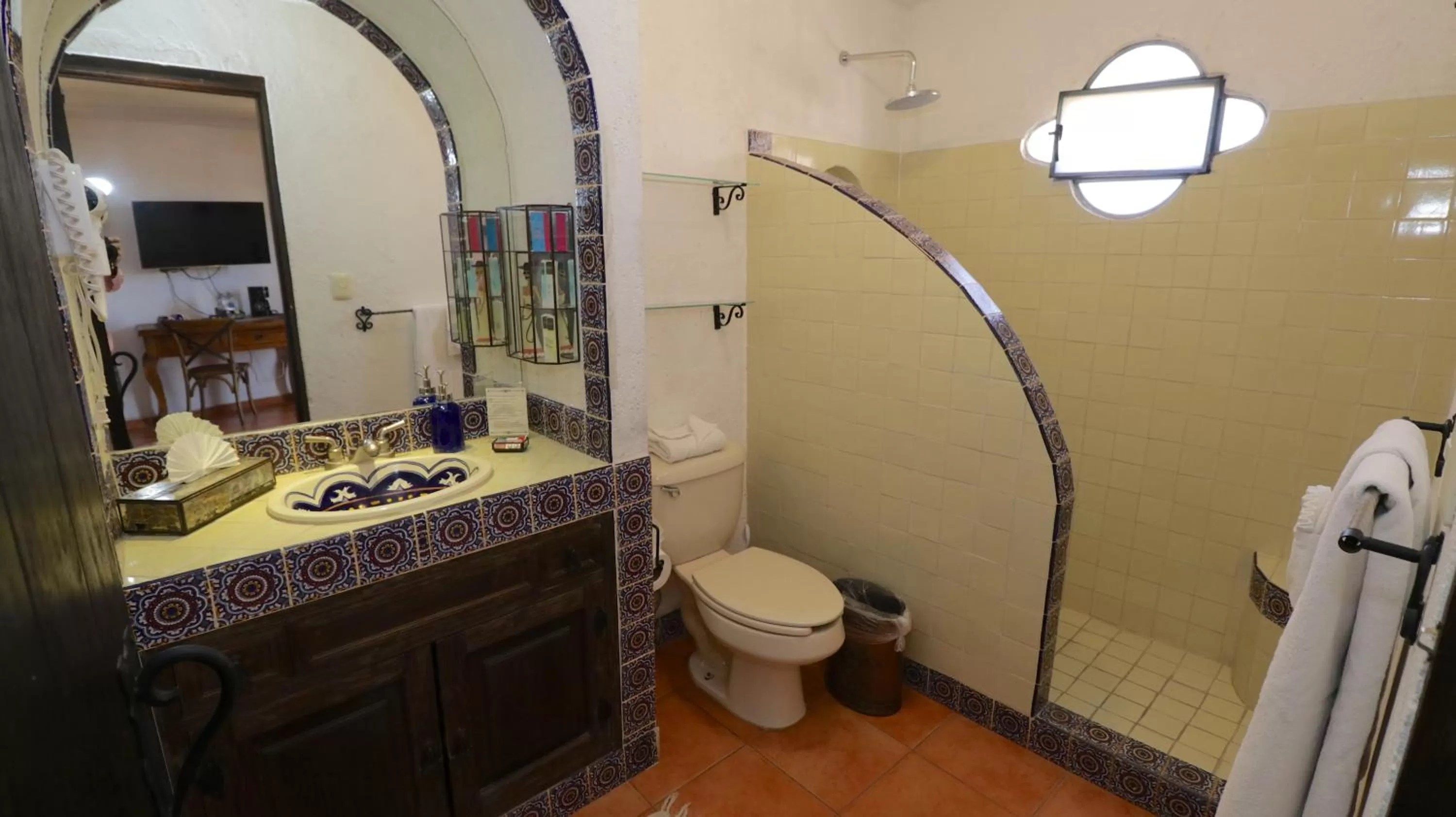 Toilet in Casa Mia Suites