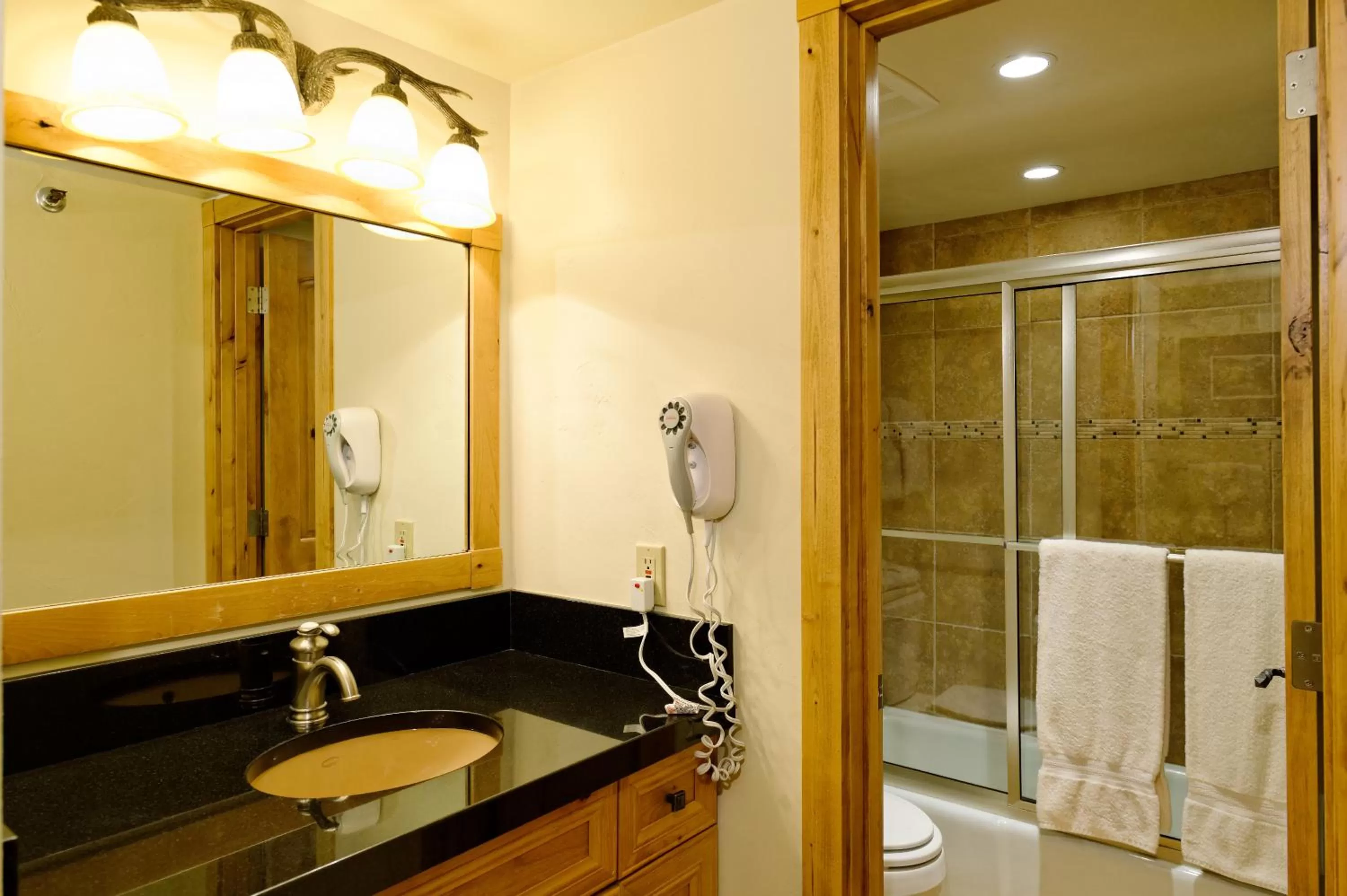 Deluxe One-Bedroom Apartment with Loft in The Crestwood Snowmass Village