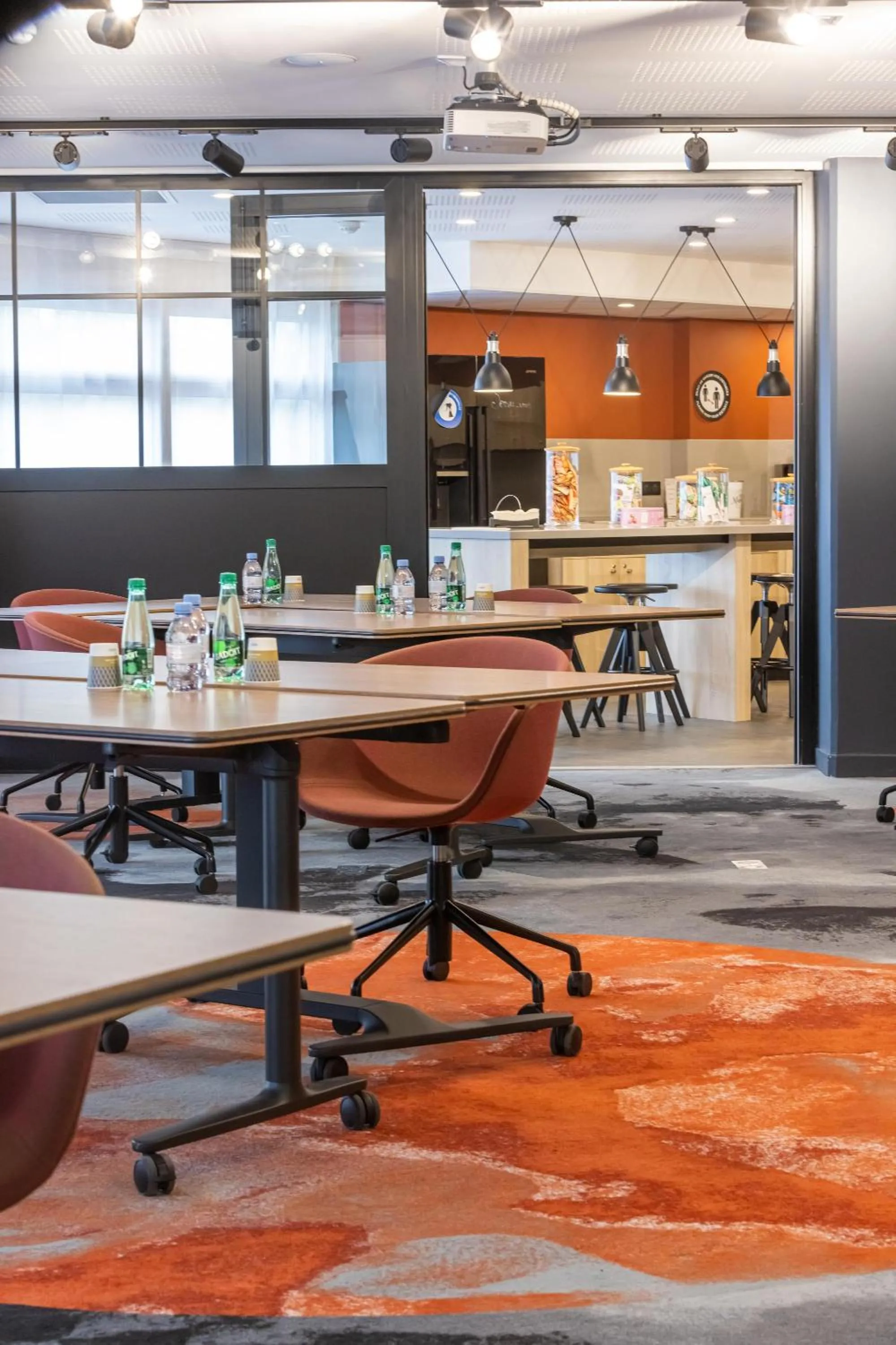 Meeting/conference room in Mercure Paris Massy Gare TGV