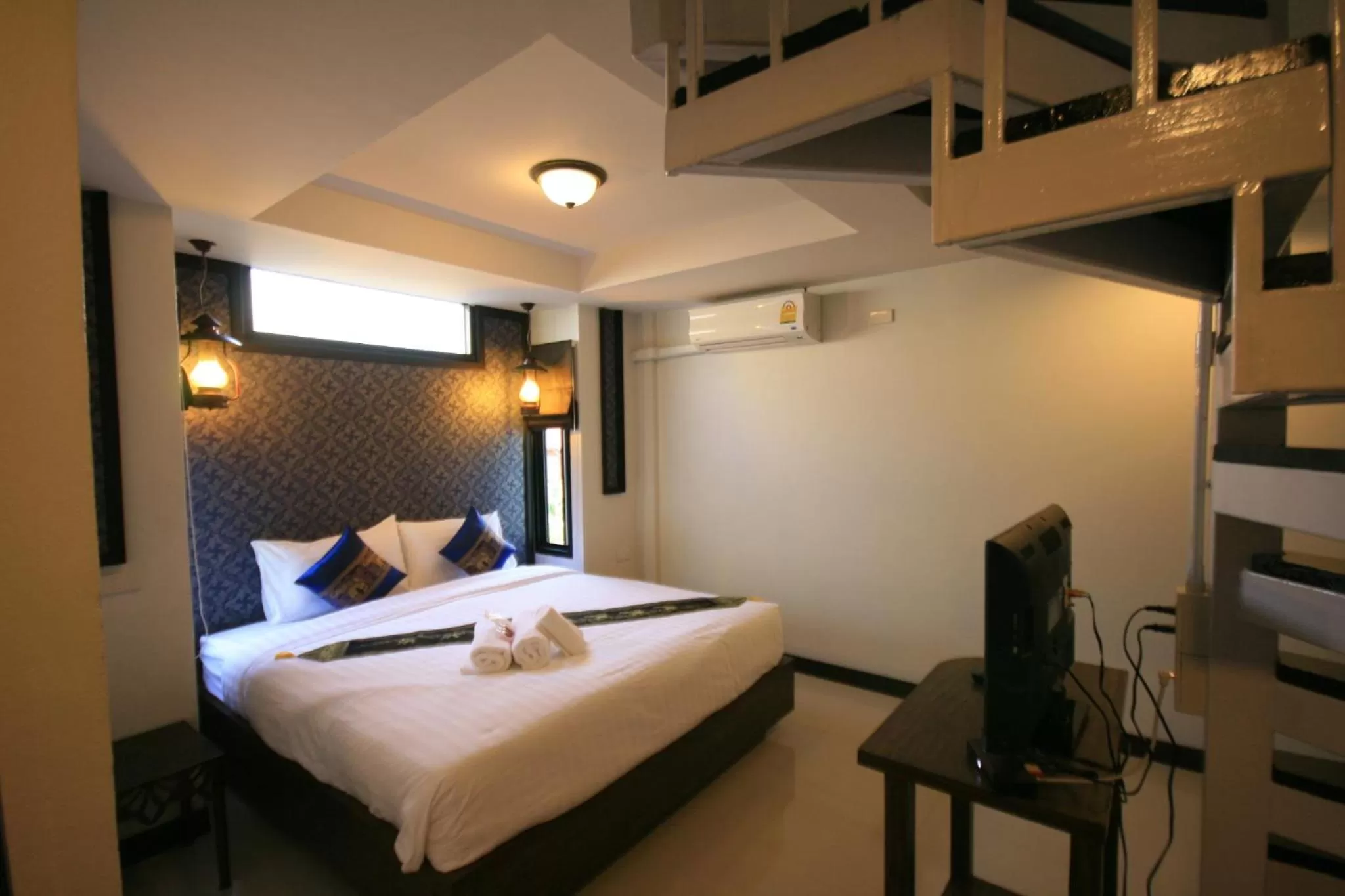 Photo of the whole room, Bed in Namamema