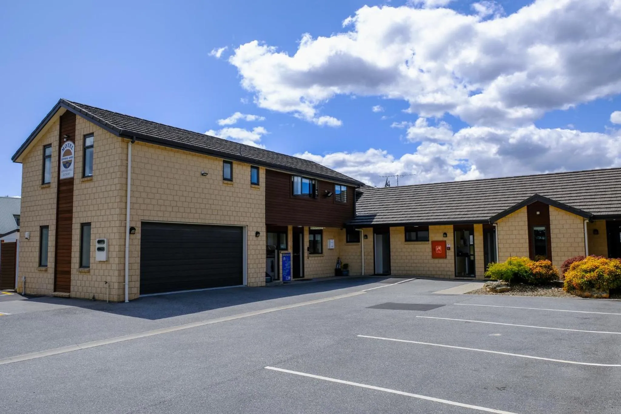 Property building in ASURE Central Gold Motel Cromwell