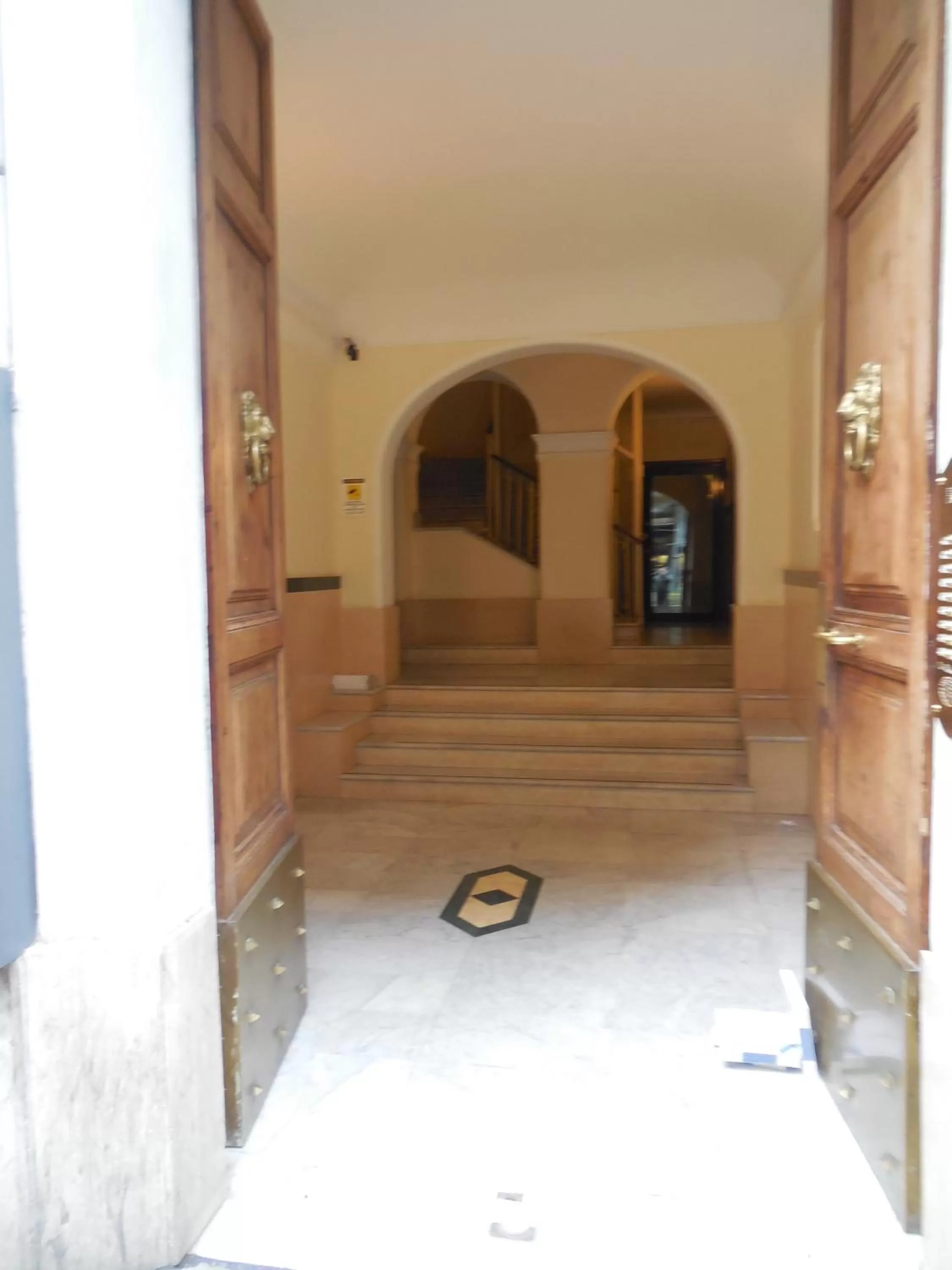 Facade/entrance in Cressy