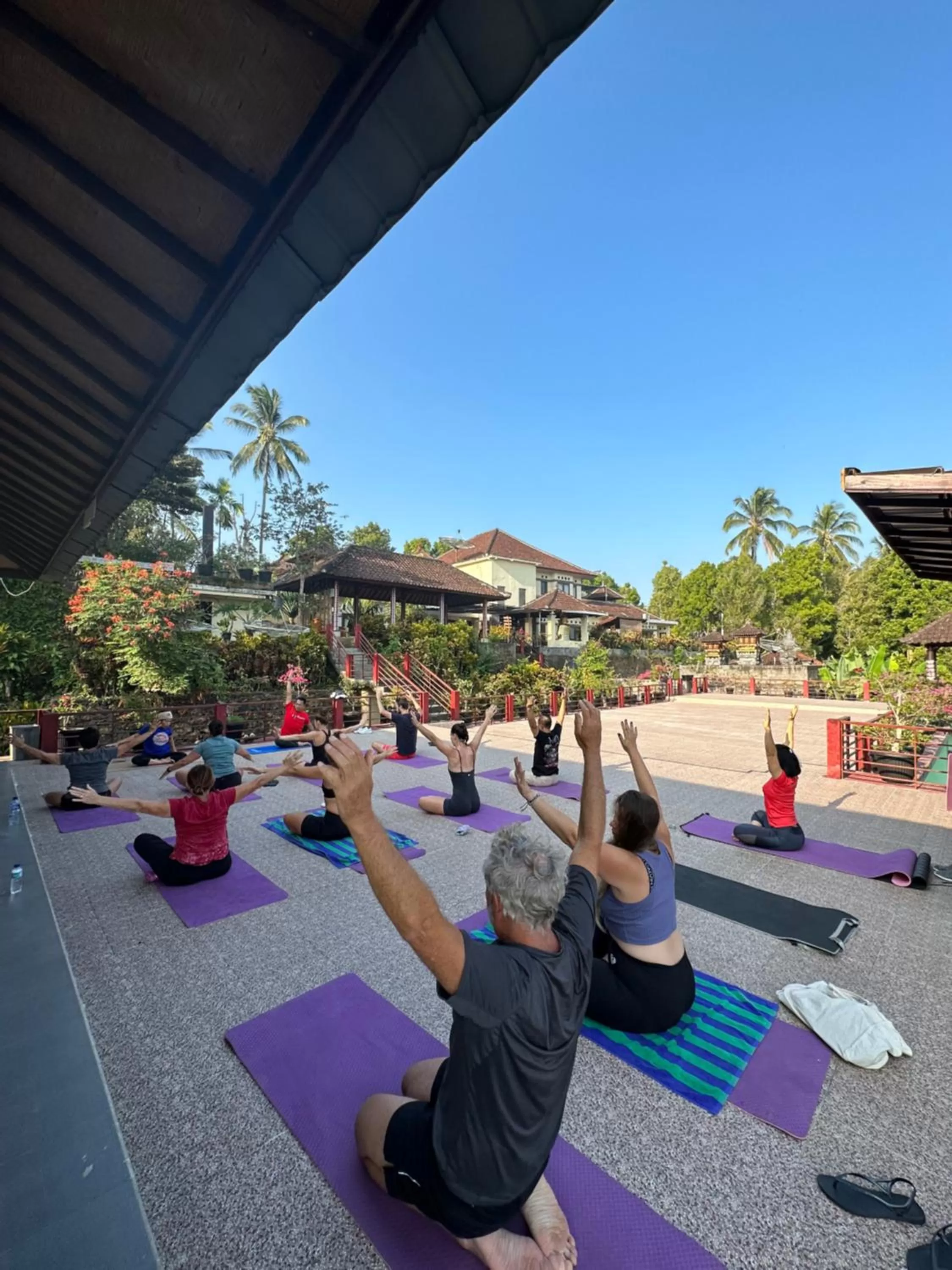 People in VILLA IPSA