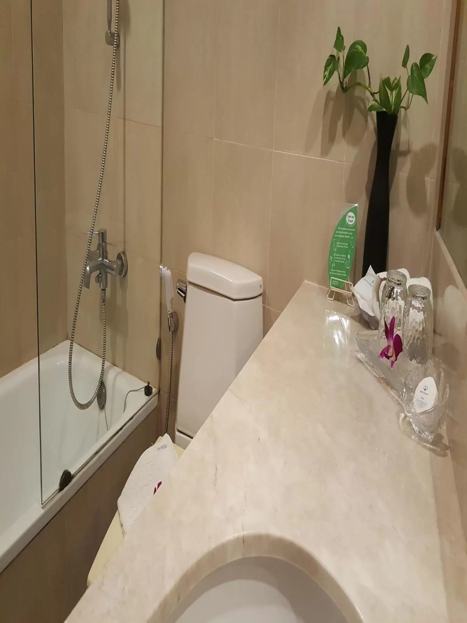 Shower in Nern Chalet Beachfront Hotel