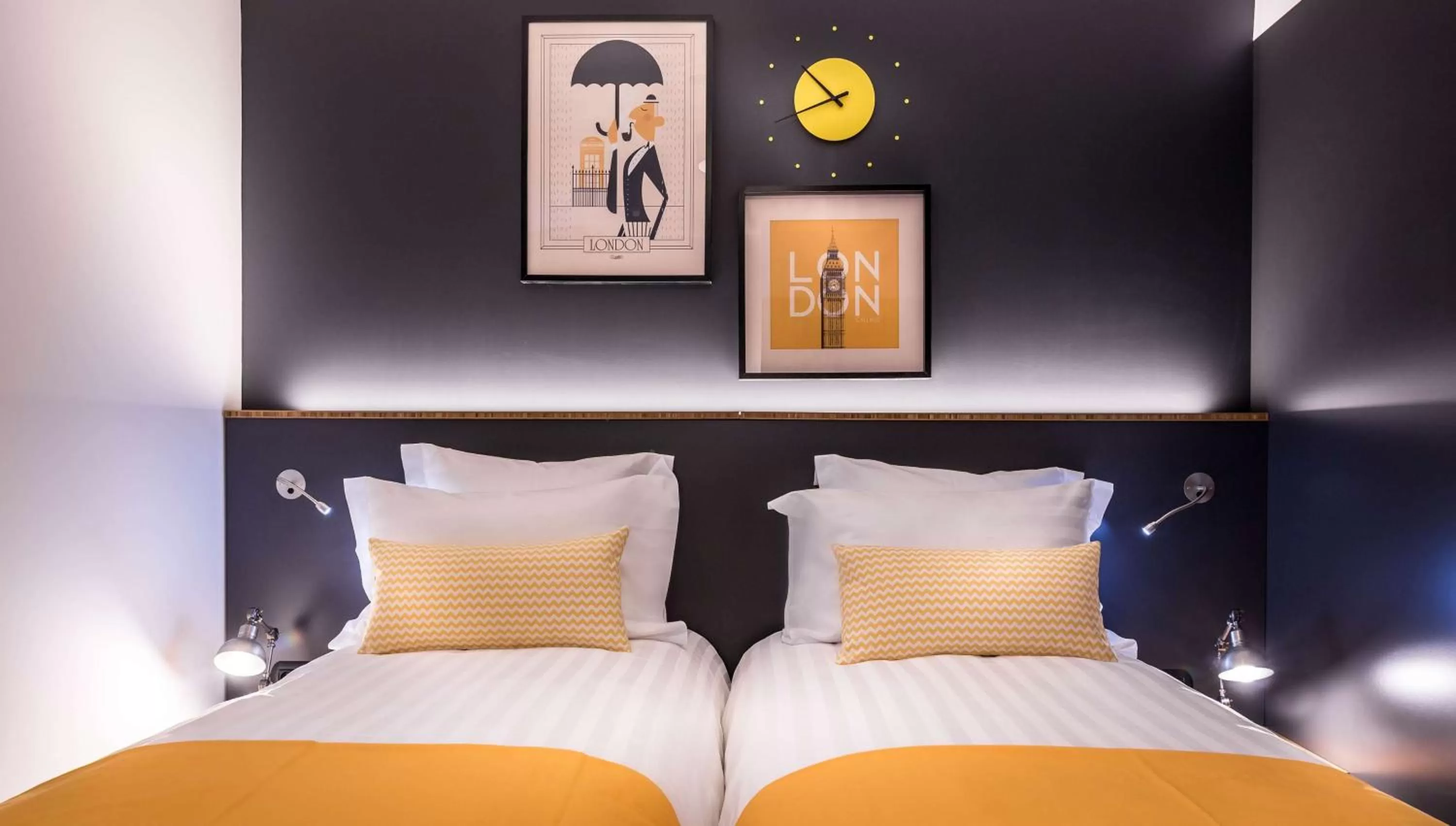 Photo of the whole room, Bed in Best Western Plus Suitcase Paris La Défense