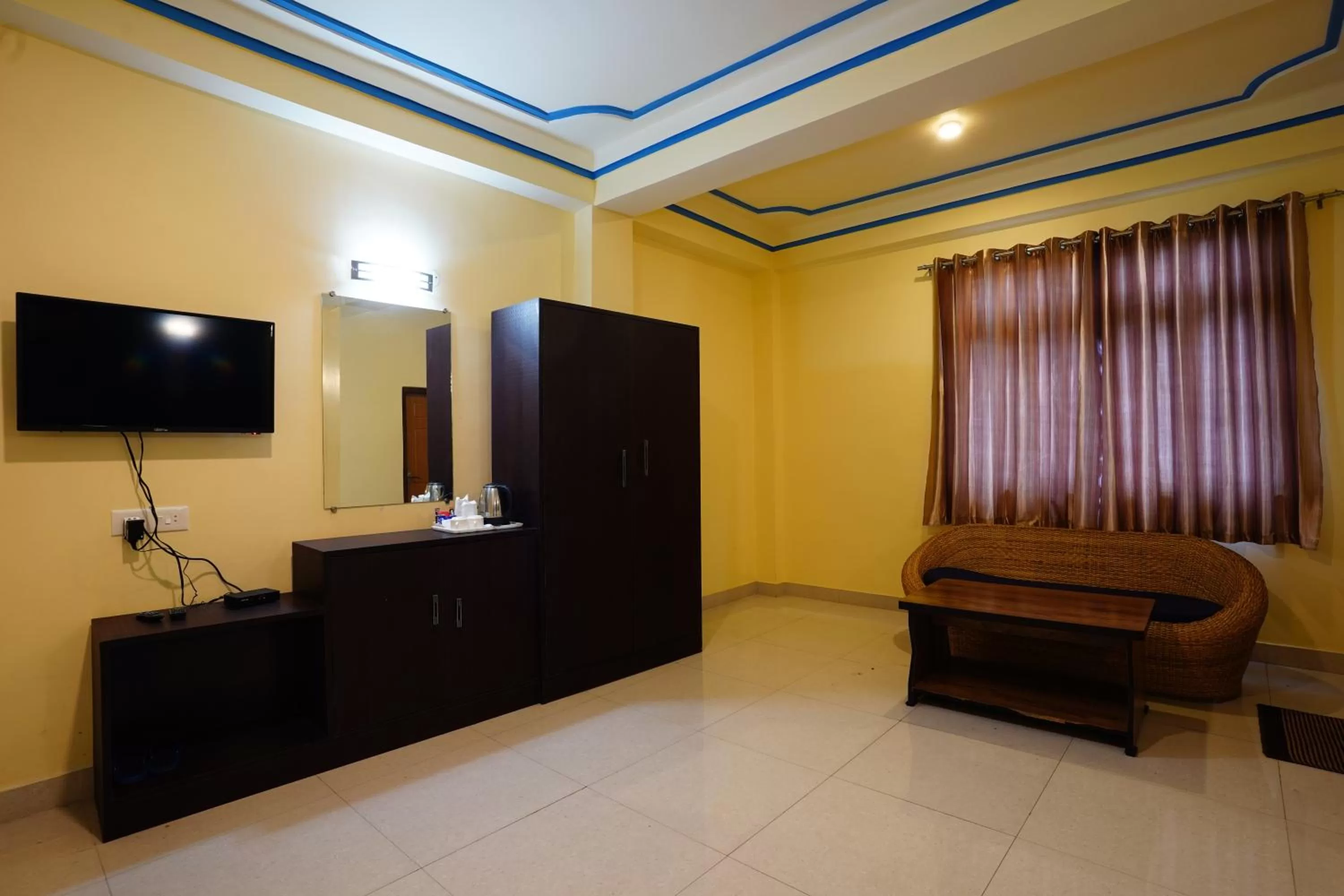 Coffee/tea facilities, TV/Entertainment Center in Hotel White Lotus Gangtok