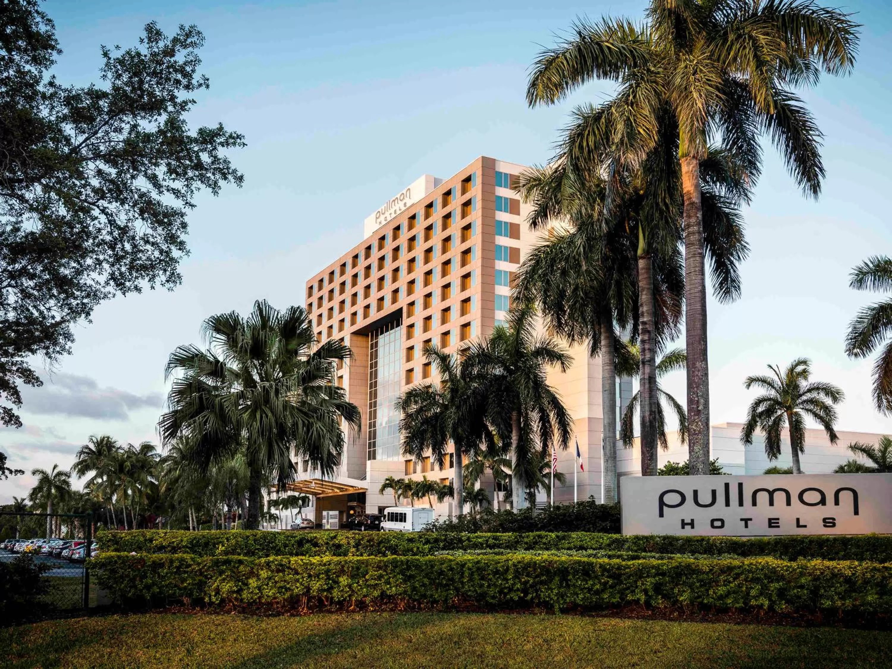 Property building in Pullman Miami Airport