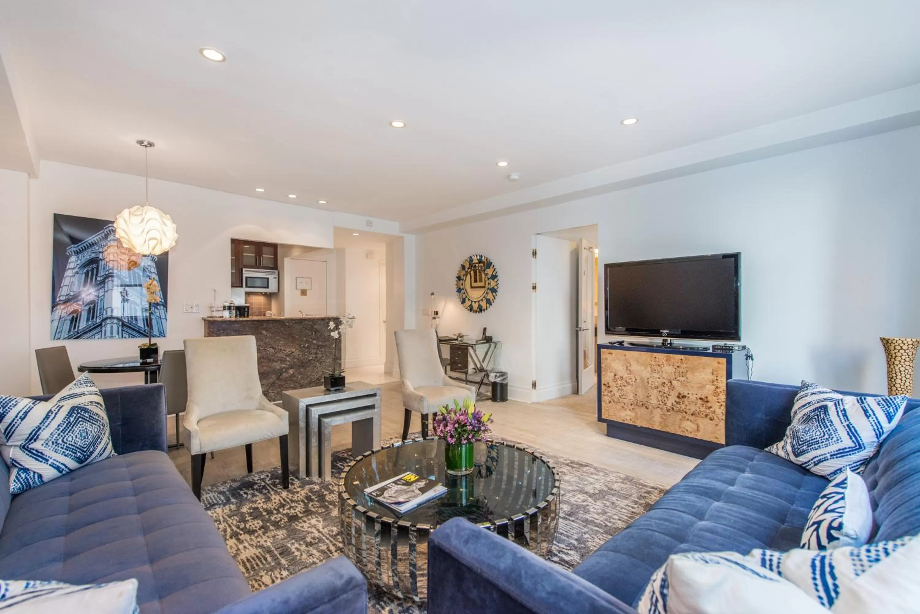 Living room in Lombardy Hotel