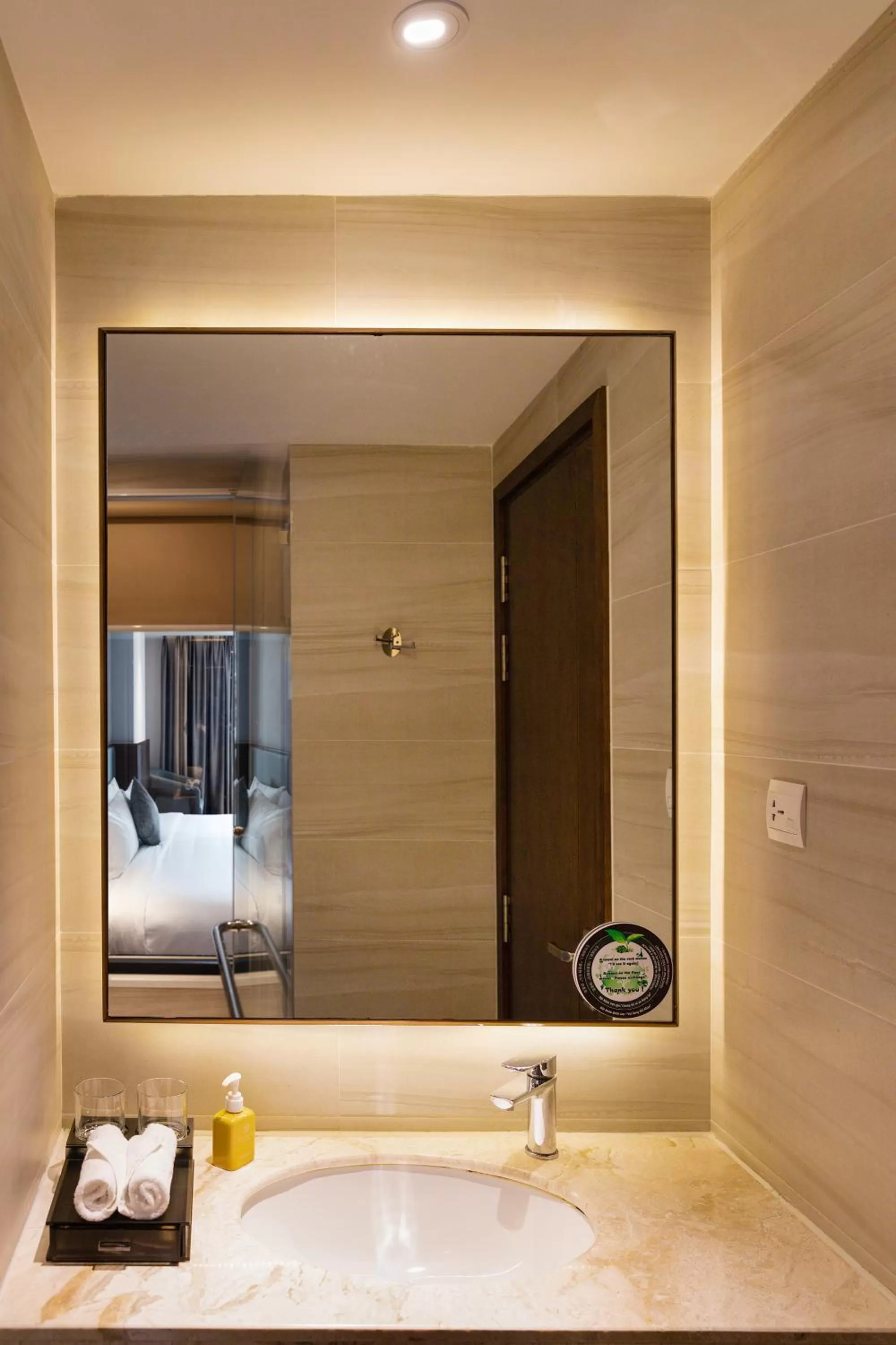 Bathroom, Bed in DTX Hotel Nha Trang