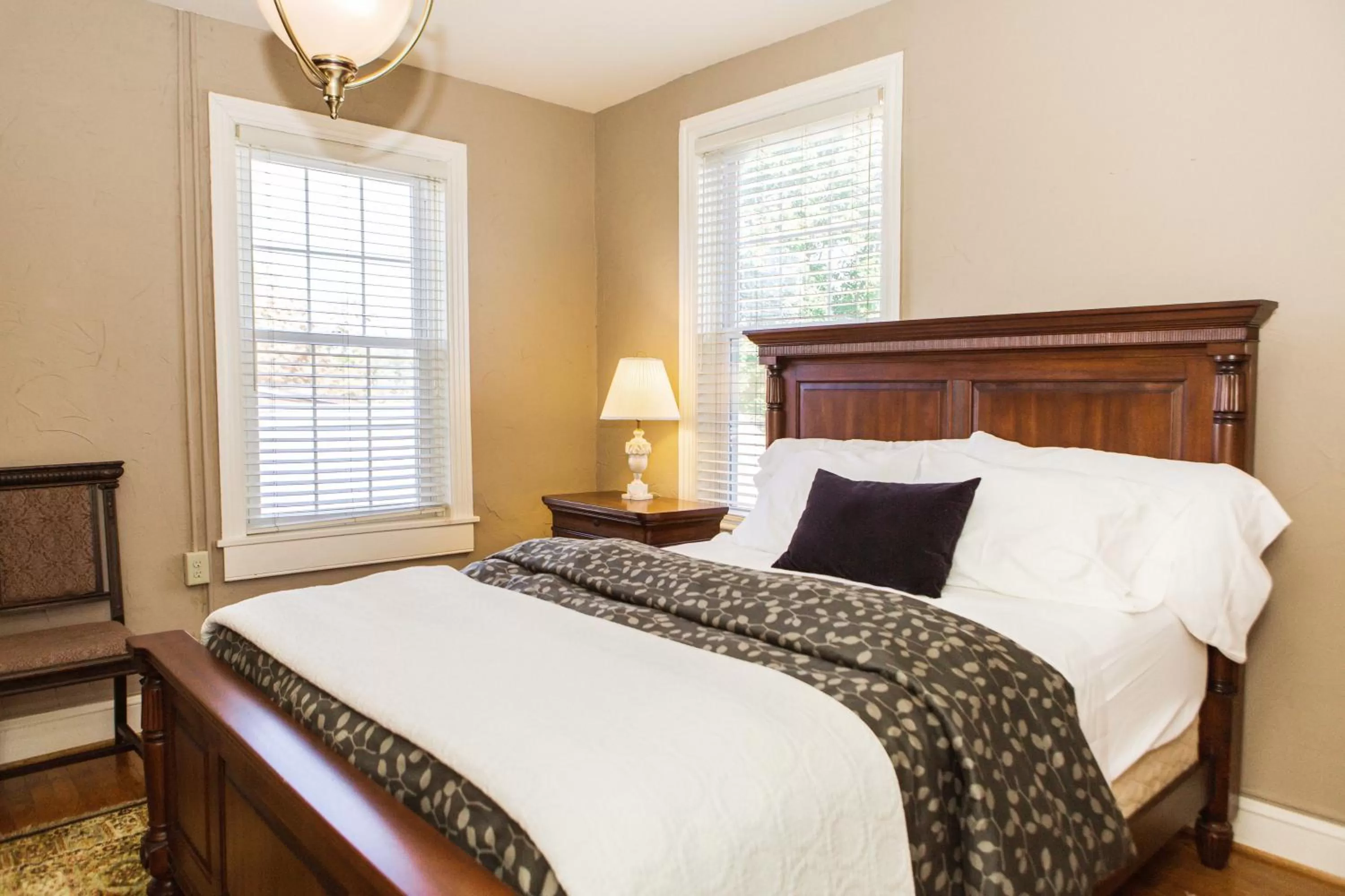 Bed in James Buchanan Hotel, Trademark Collection by Wyndham