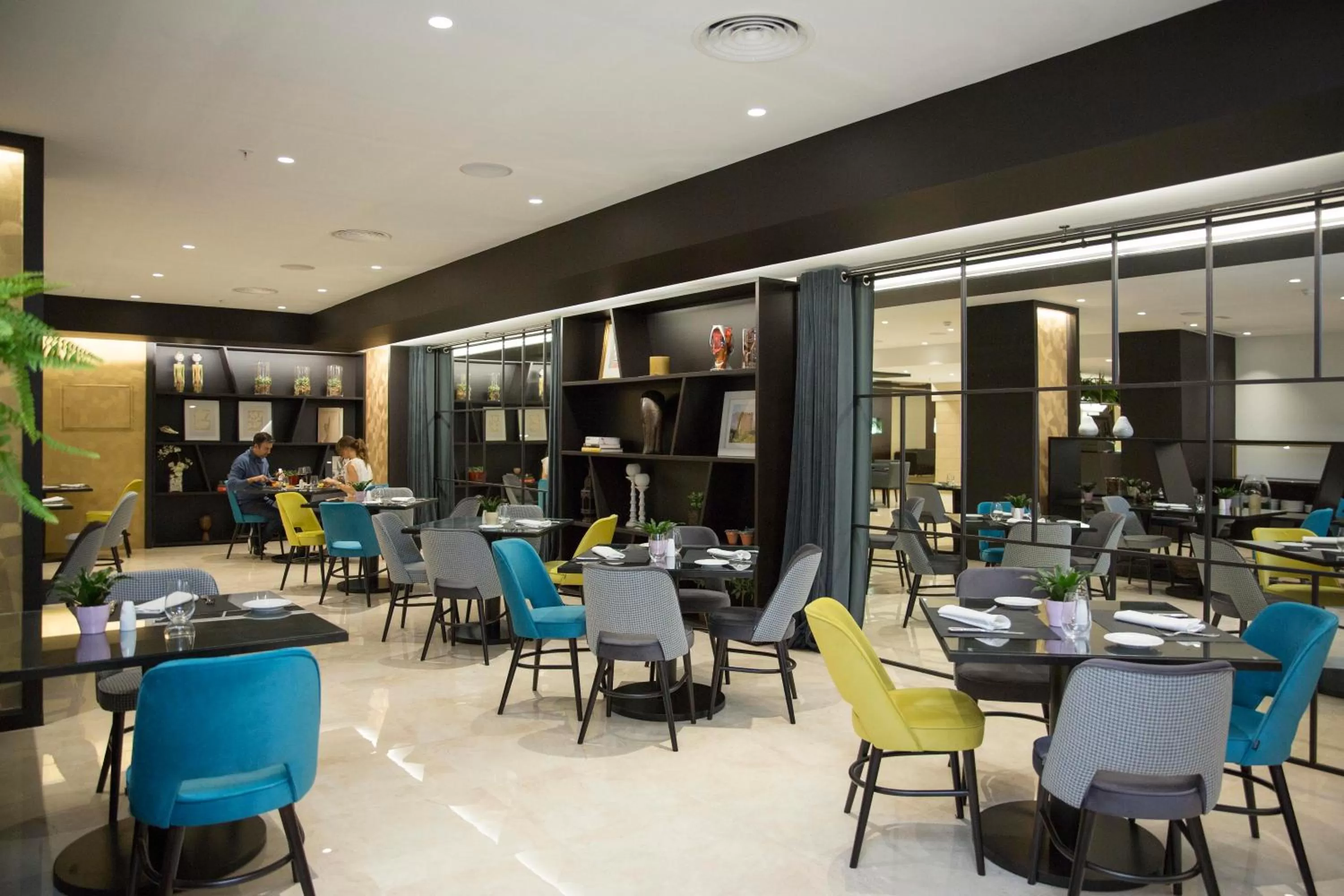 Restaurant/places to eat in Intelier Rosa