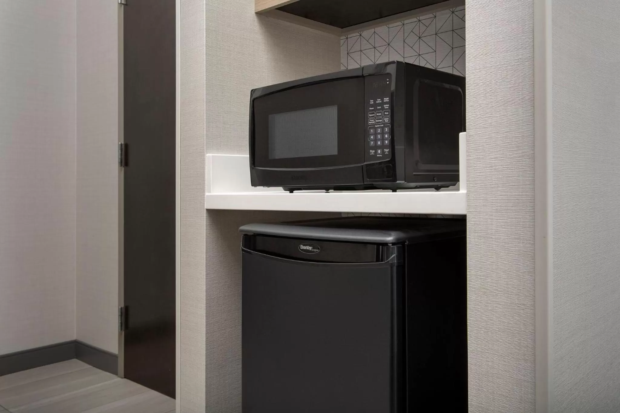 Photo of the whole room in Holiday Inn Express & Suites Knoxville-Clinton by IHG