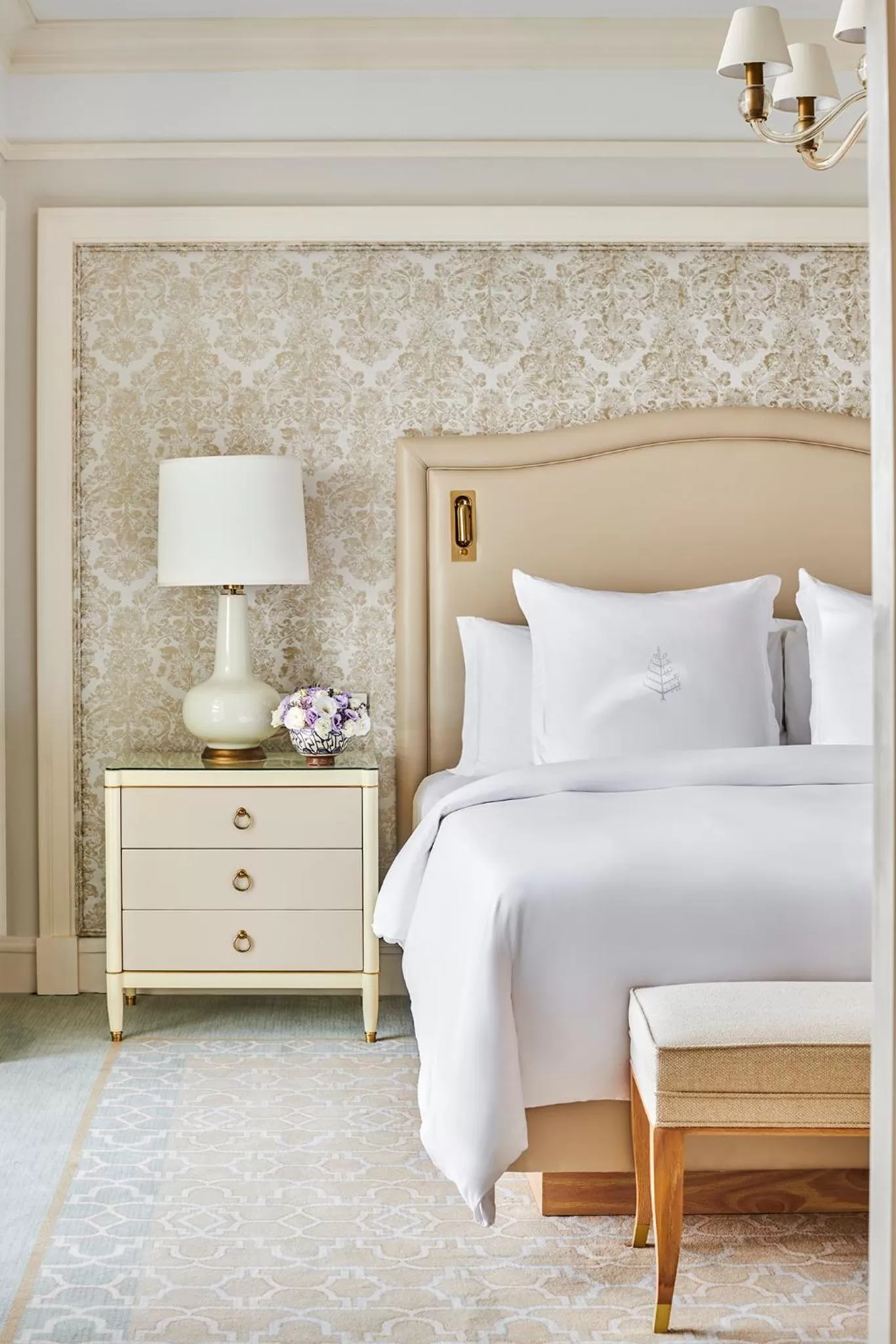 Bed in Four Seasons Hotel Cairo at Nile Plaza