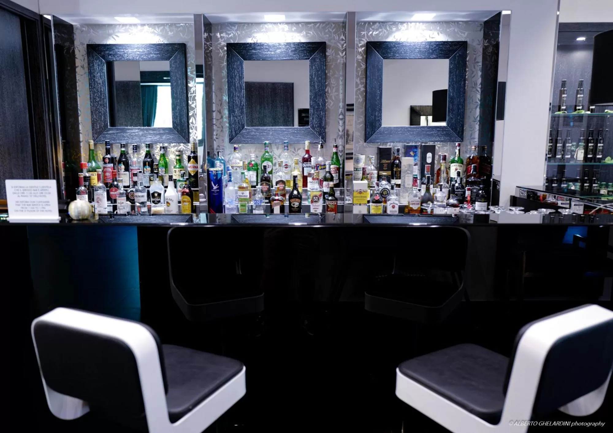 Lounge or bar in LHP Hotel Montecatini Palace & SPA