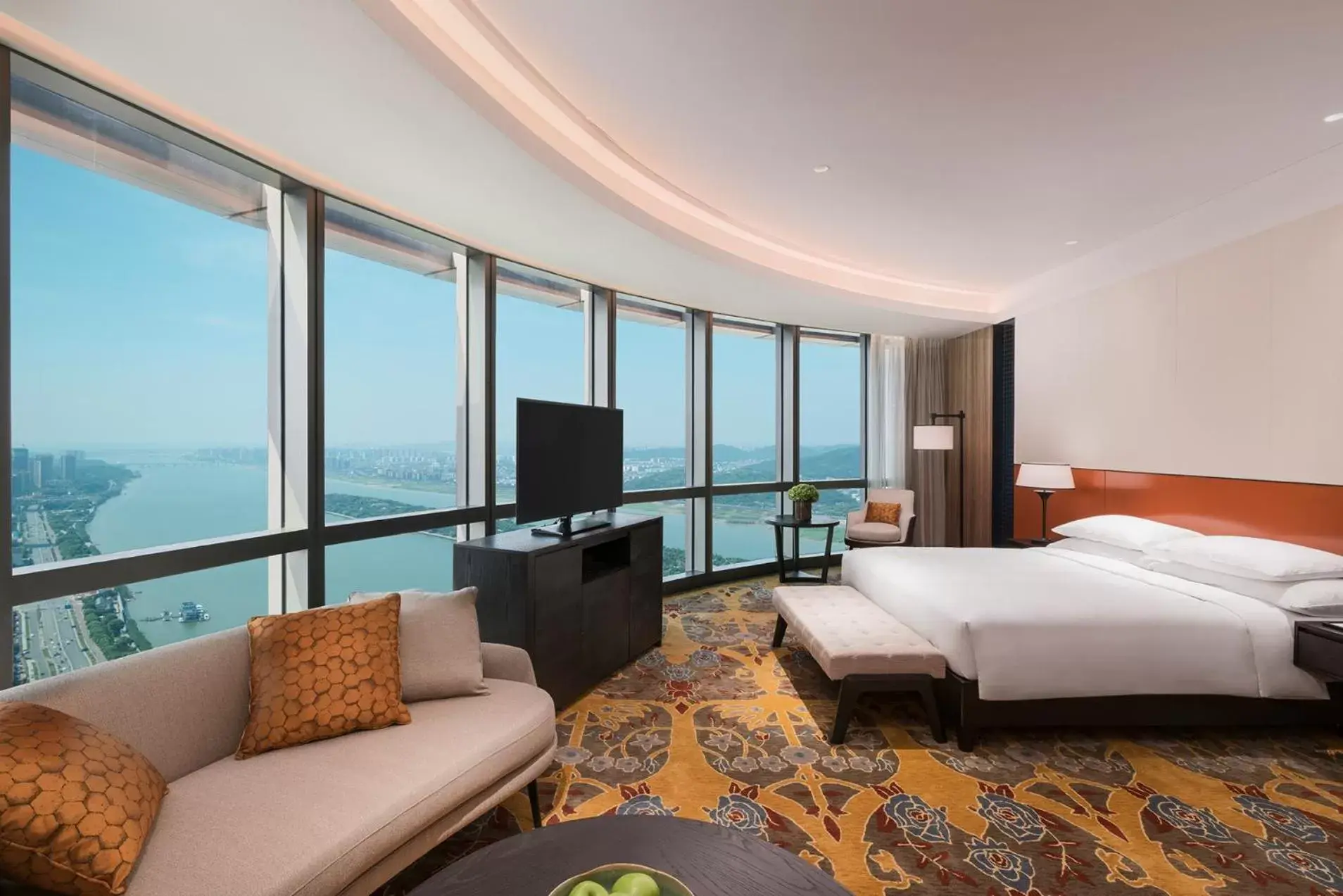 Grand Club Deluxe King Room with River View in Grand Hyatt Changsha Grand Club Deluxe King Room with River View in Grand Hyatt Changsha