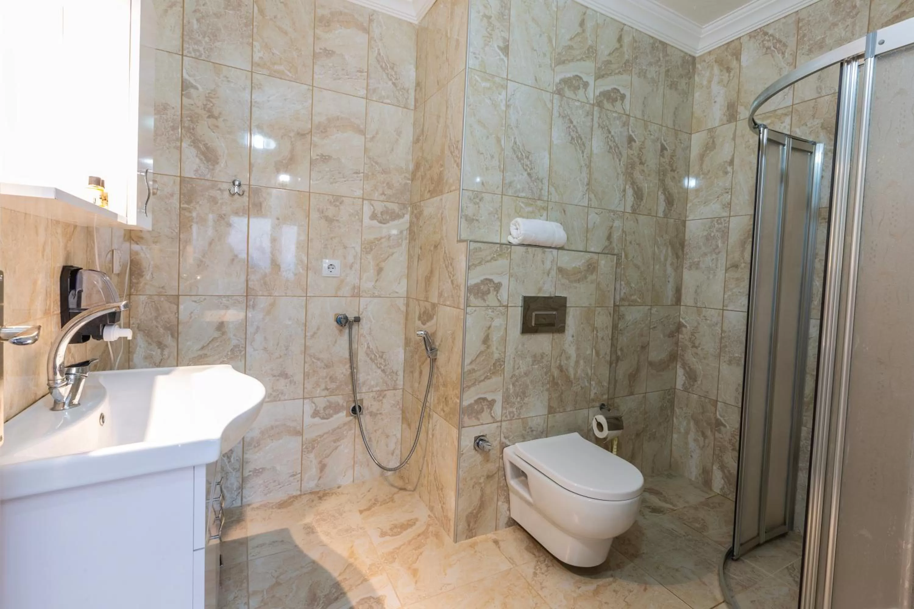 Bathroom in Bikka&Asell Suite Hotel