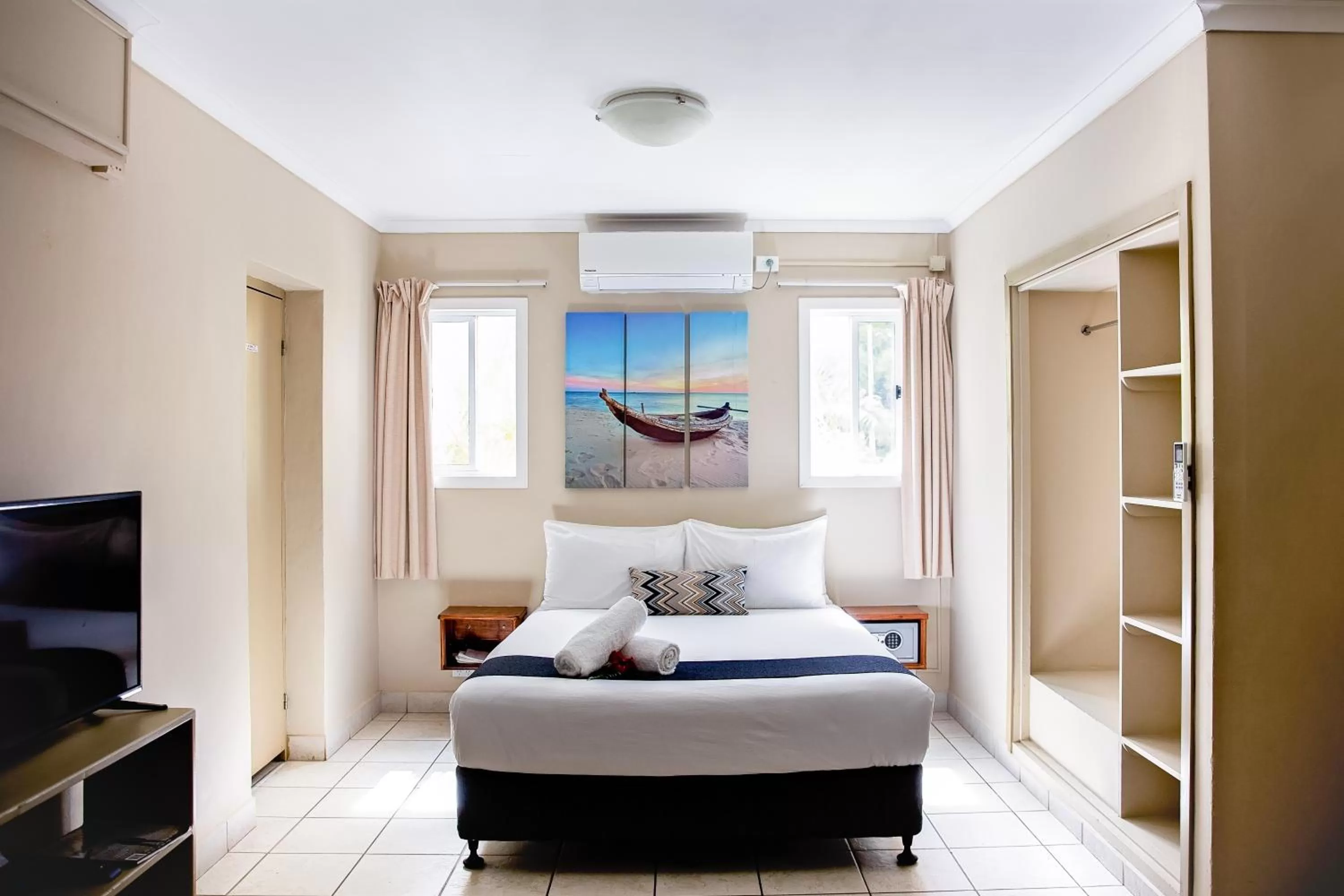 Photo of the whole room, Bed in The Espiritu