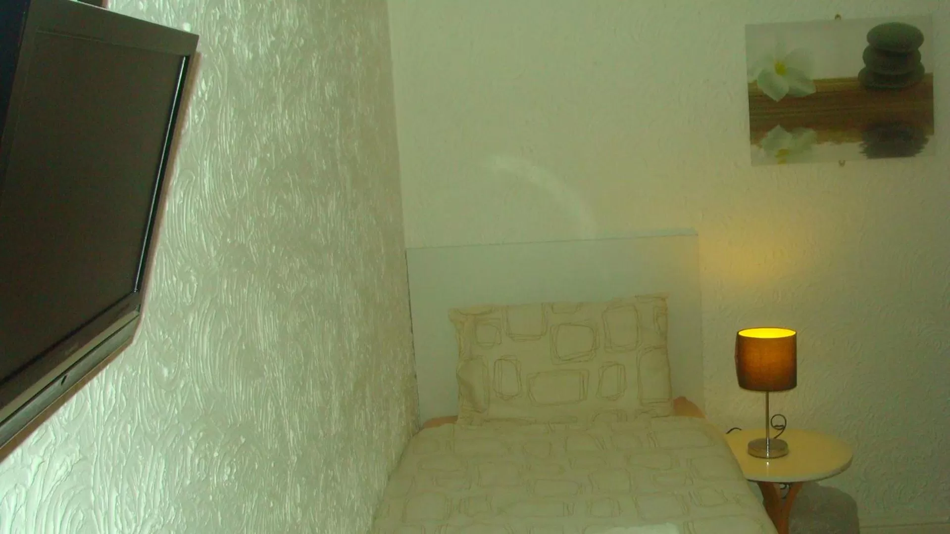 Bed in Wilsons Hotel - Blackpool Tower View