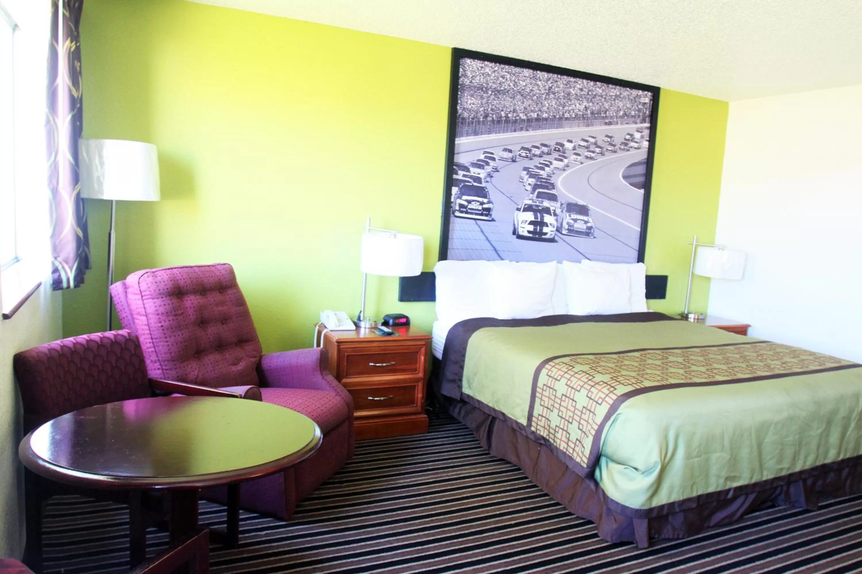 Photo of the whole room, Bed in Super 8 by Wyndham South Boston VA