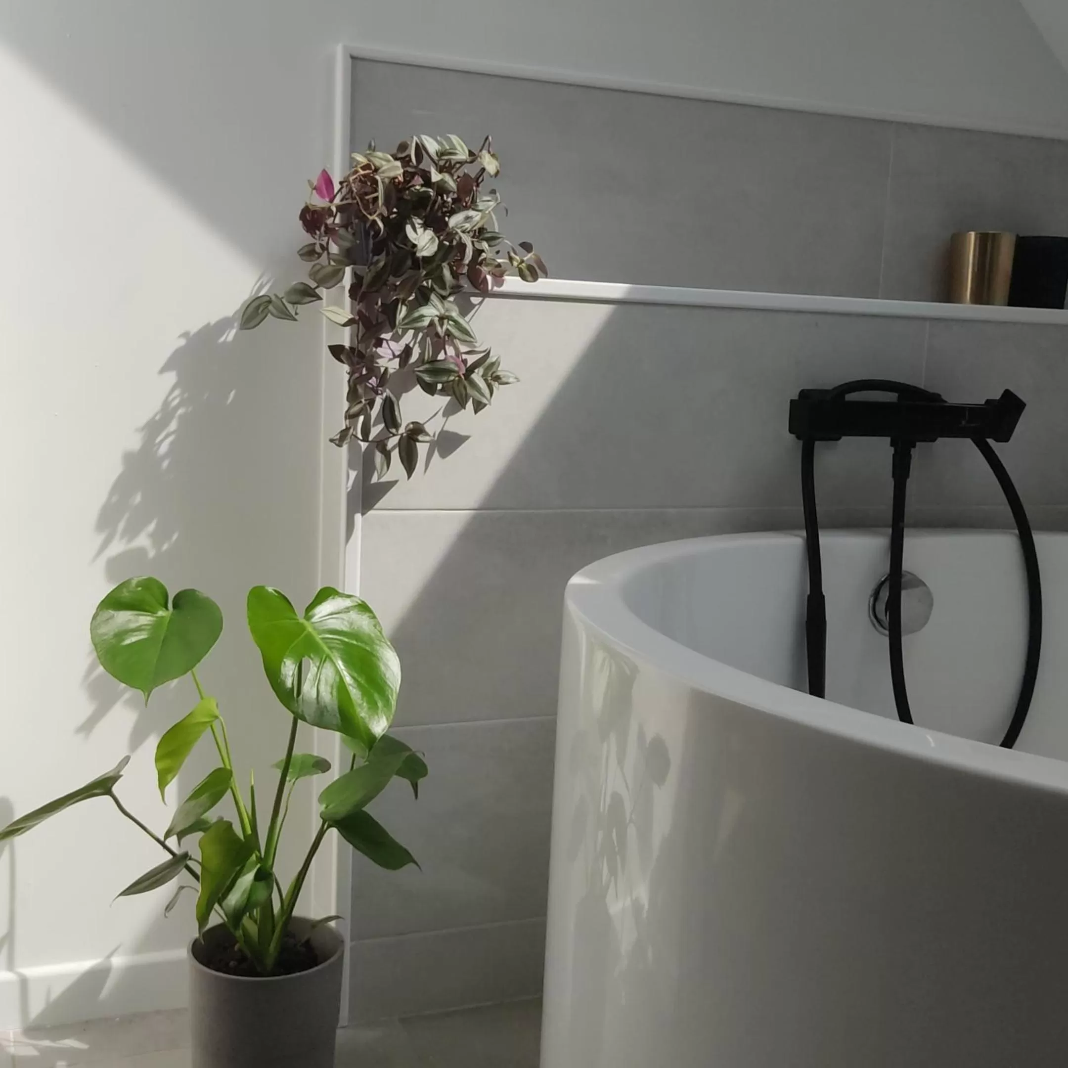 Bathroom in A l'Ombre des Bois, Chambre double vue jardin