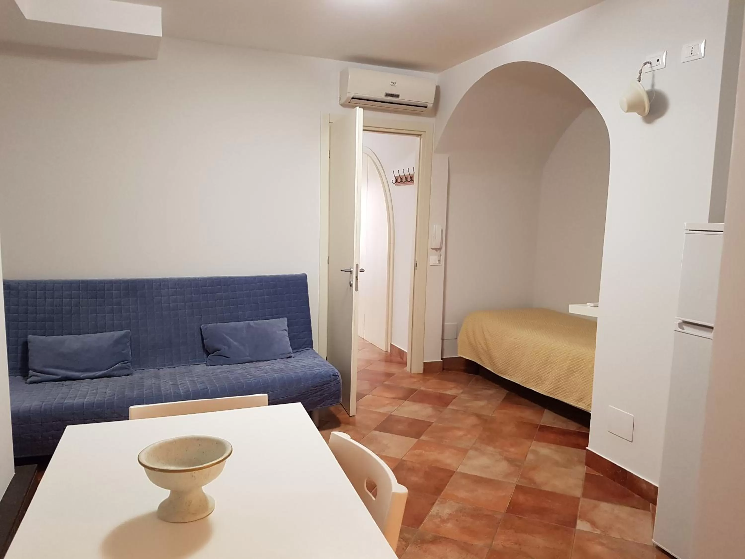 Living room, Bed in Iblea Paradise