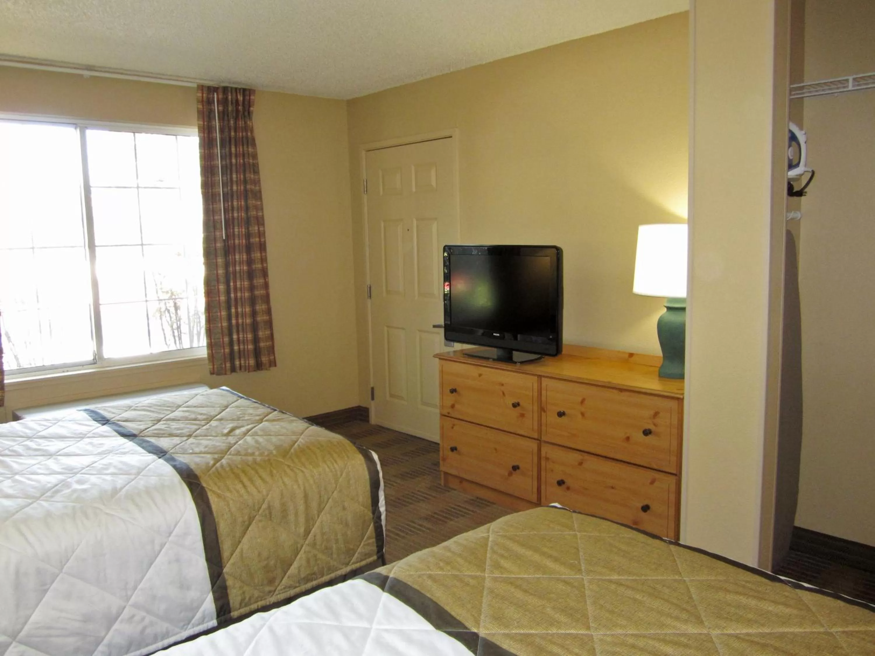 Bed in Extended Stay America Select Suites - Denver - Aurora South