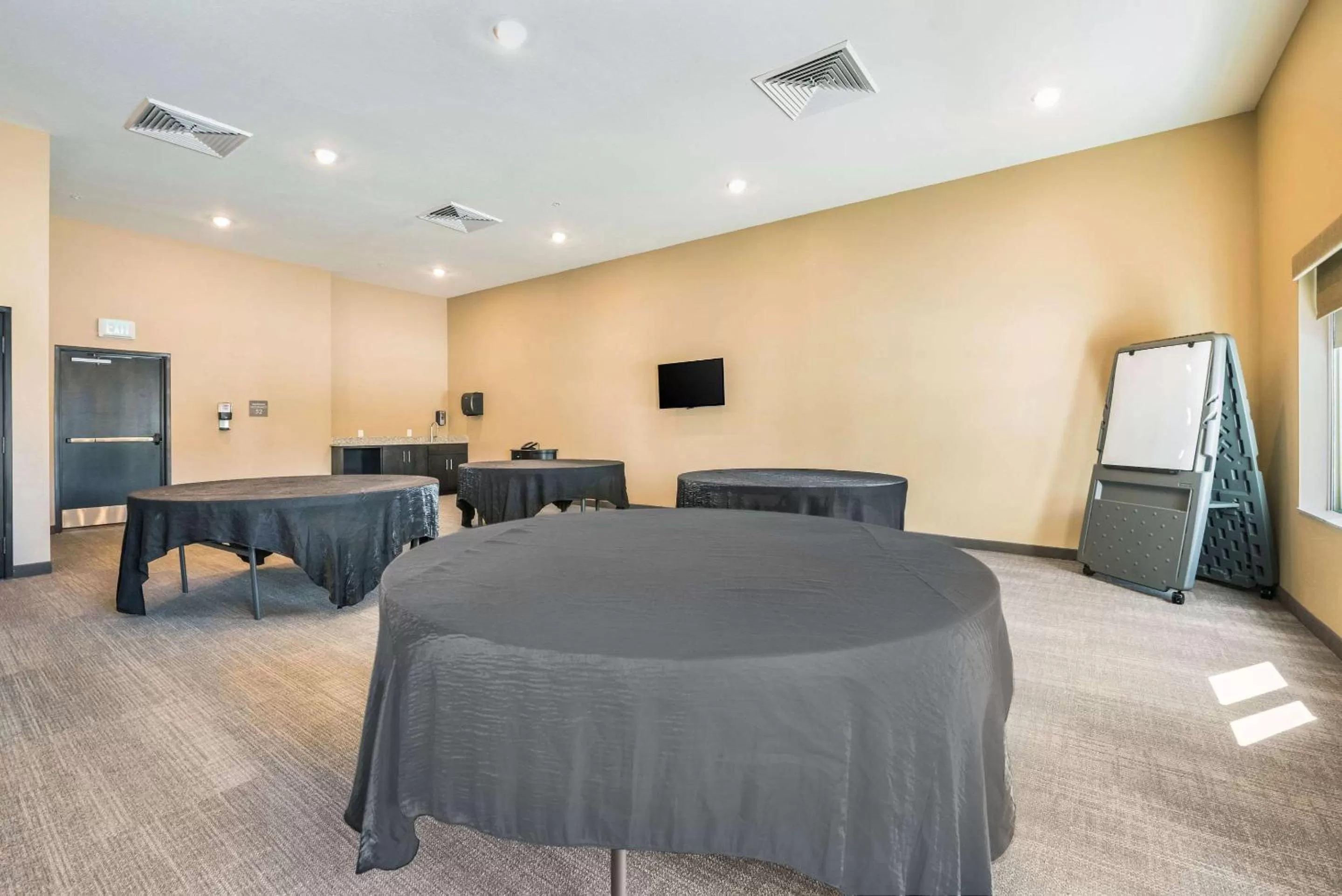 On site in Comfort Suites Marysville Columbus - Northwest