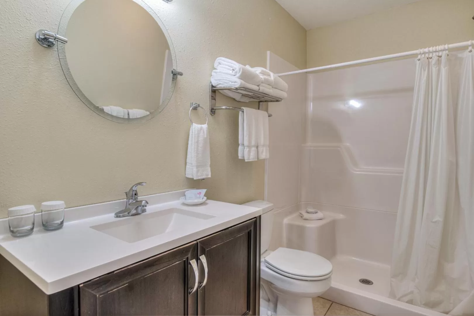 Shower, Bathroom in D Sands Rentals