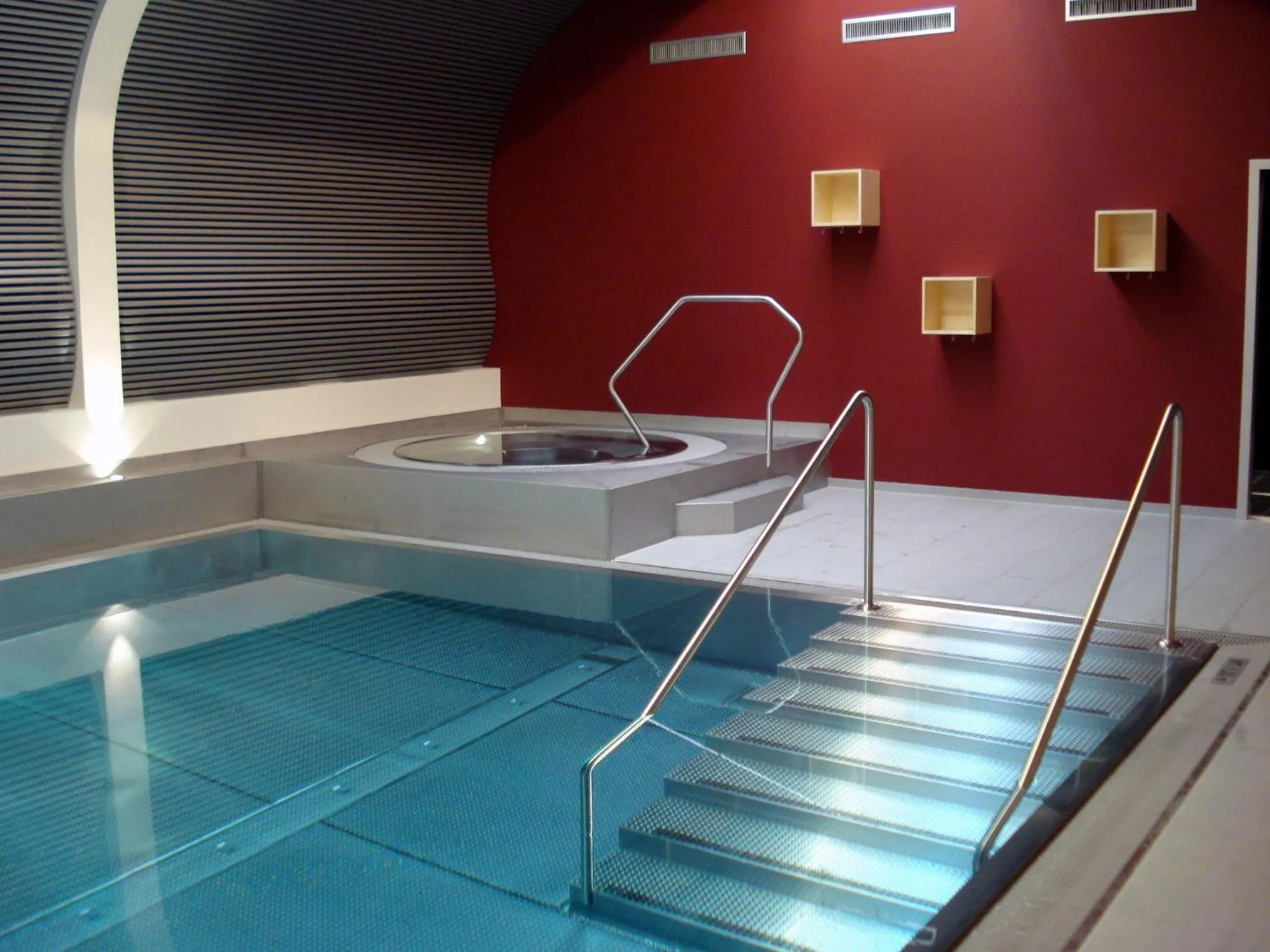 Swimming pool in Hotel Ambassador Zermatt