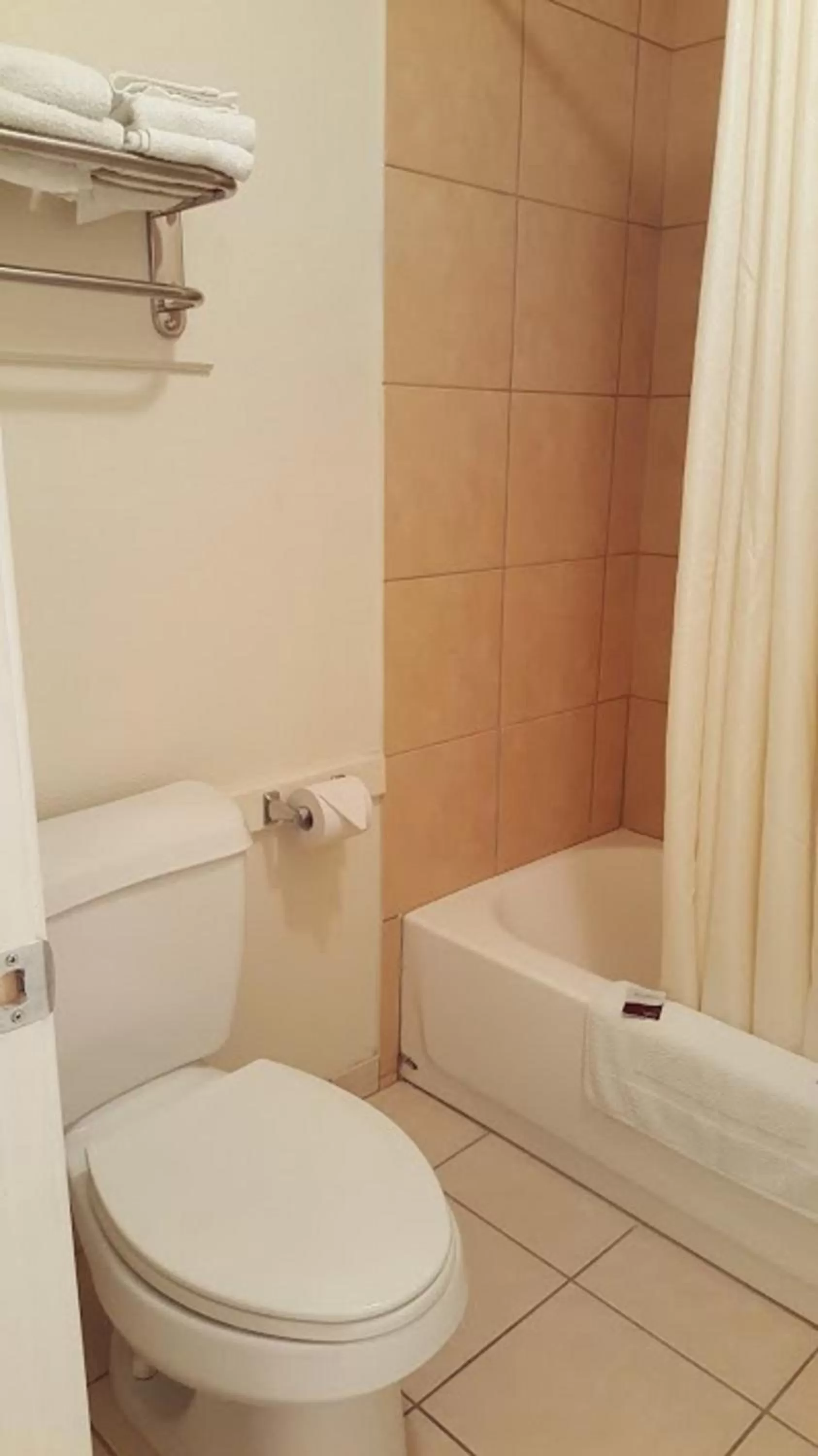 Shower in Cedar Creek Inn