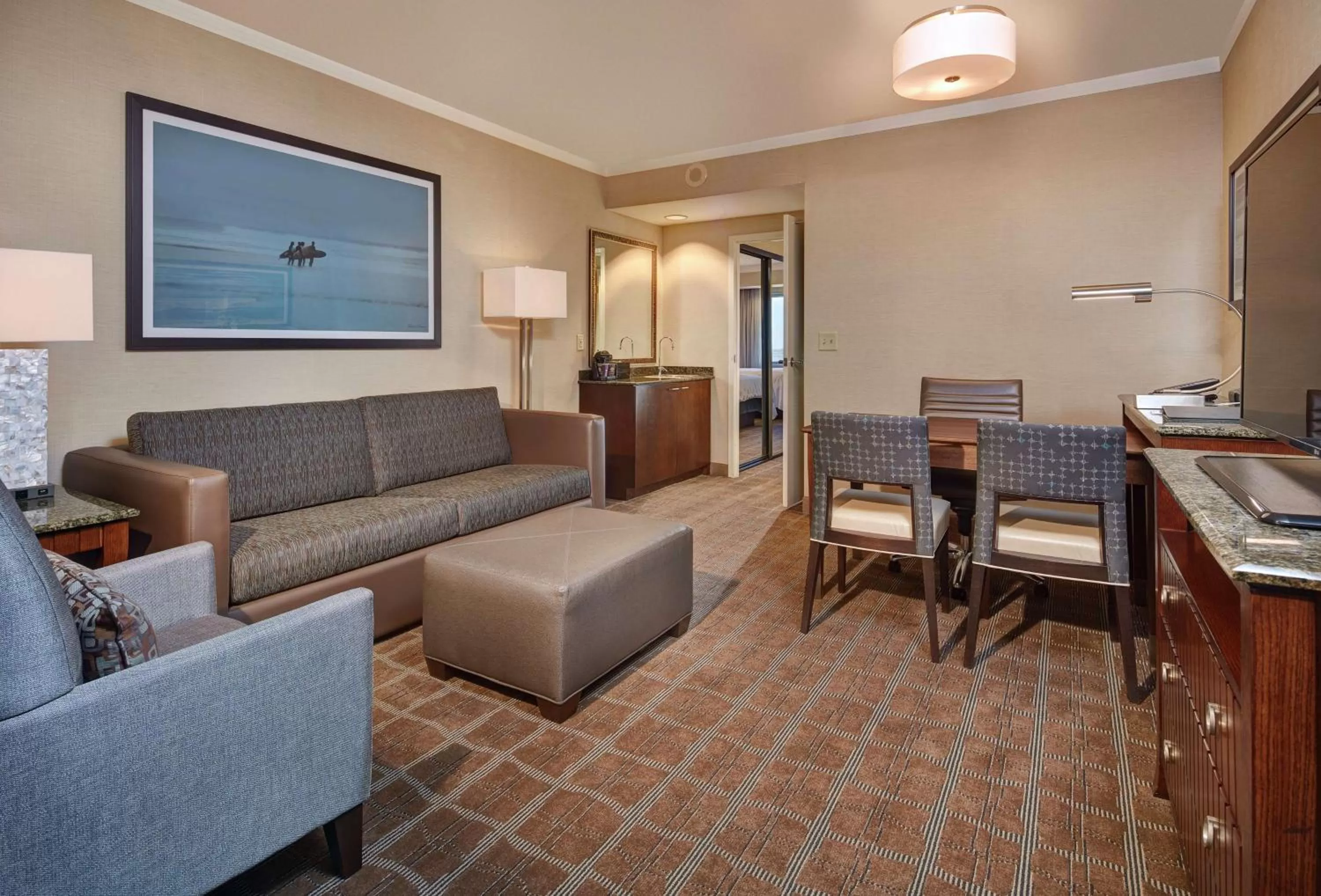 Living room in Embassy Suites by Hilton San Diego La Jolla