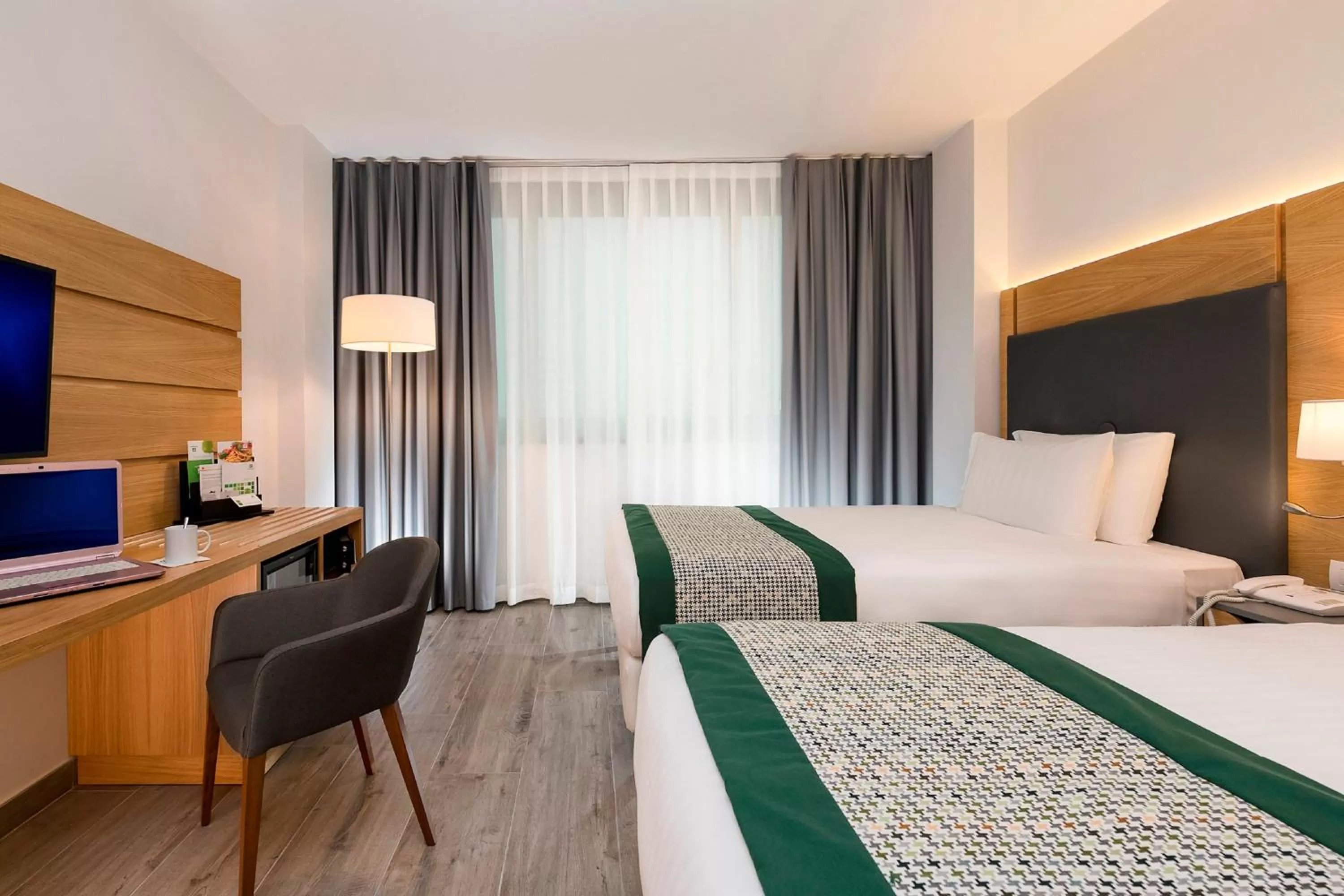 Photo of the whole room, Bed in Holiday Inn Naples by IHG