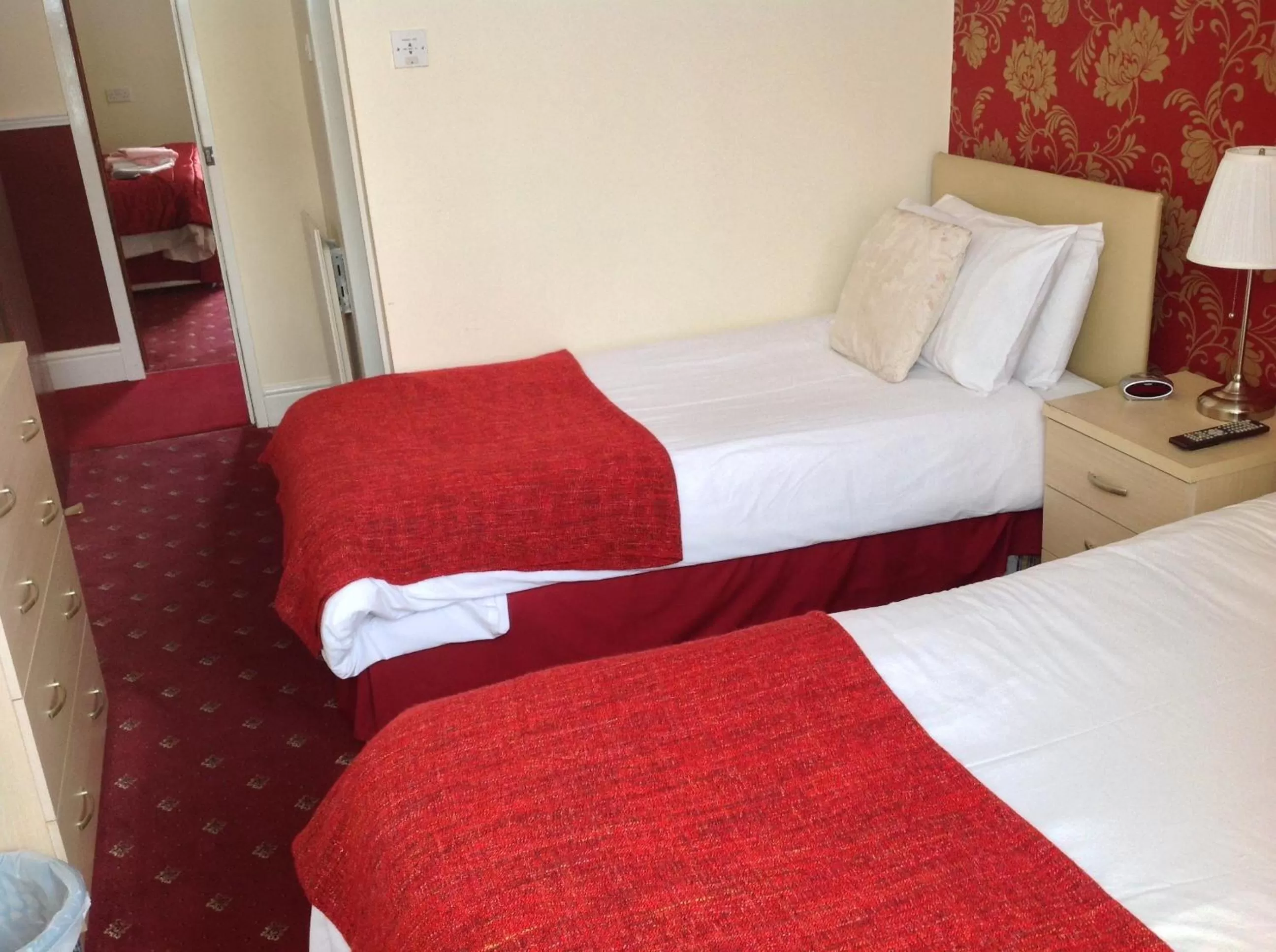 Coffee/tea facilities, Bed in The Montclair